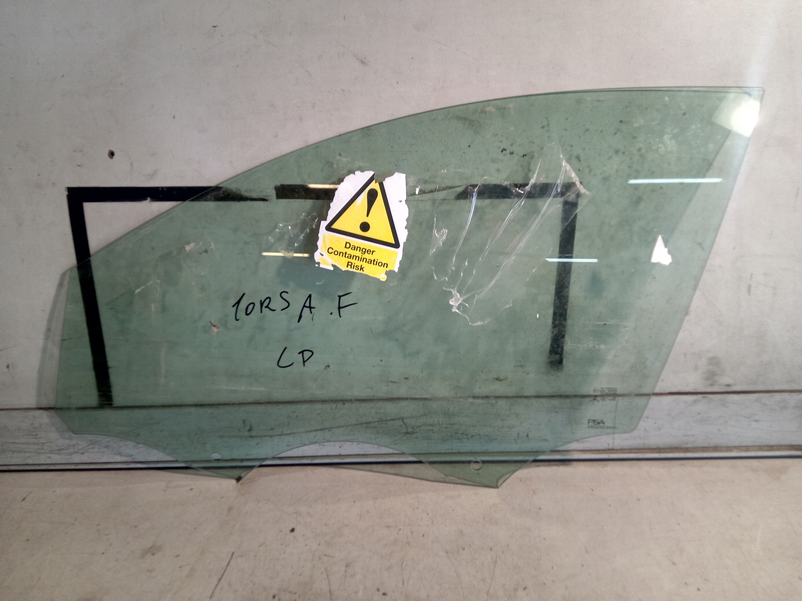 OPEL CORSA F СКЛО ДВЕРЕЙ ПЕРЕДНЄ ЛІВЕ 21