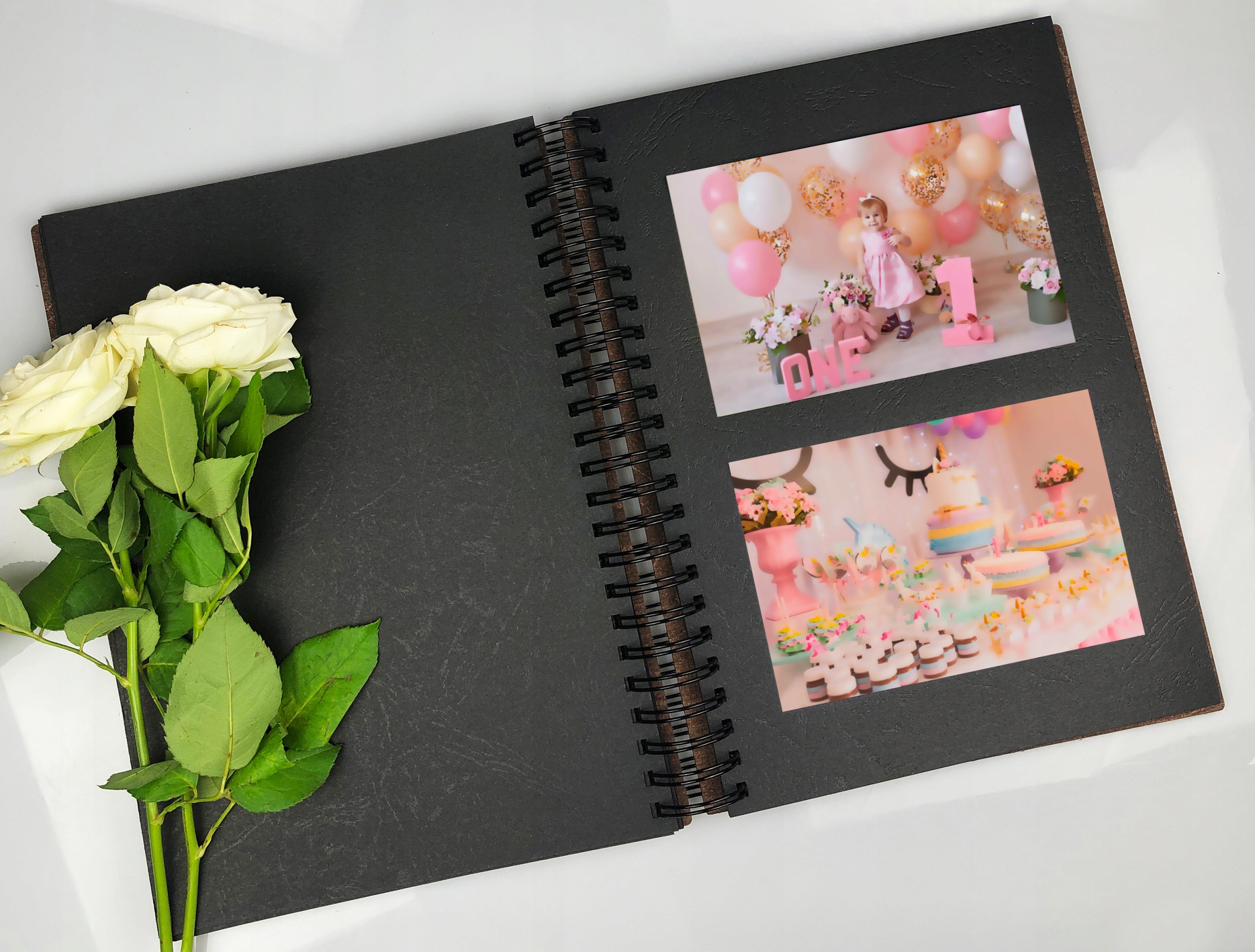 DREWNIANY ALBUM NA ZDJĘCIA PREZENT NA ROCZEK URODZINY DZIECKA Z GRAWEREM Producent Inna