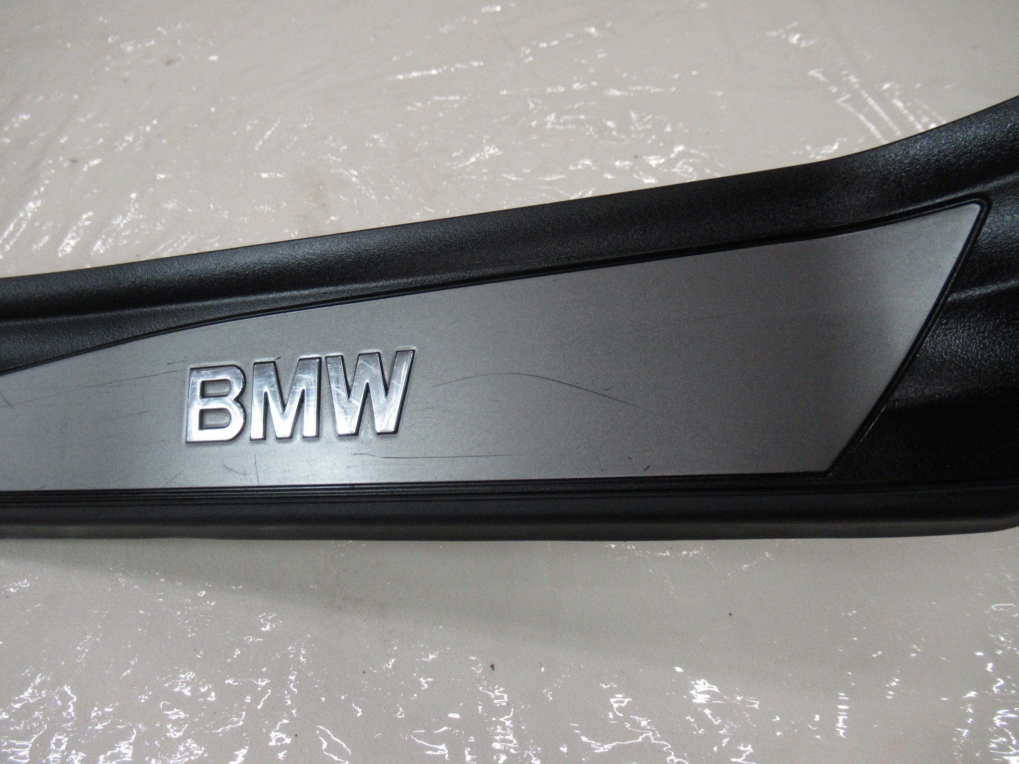 moulding threshold ozdobna cap right right rear part BMW e60 e61 sedan KOMBI
