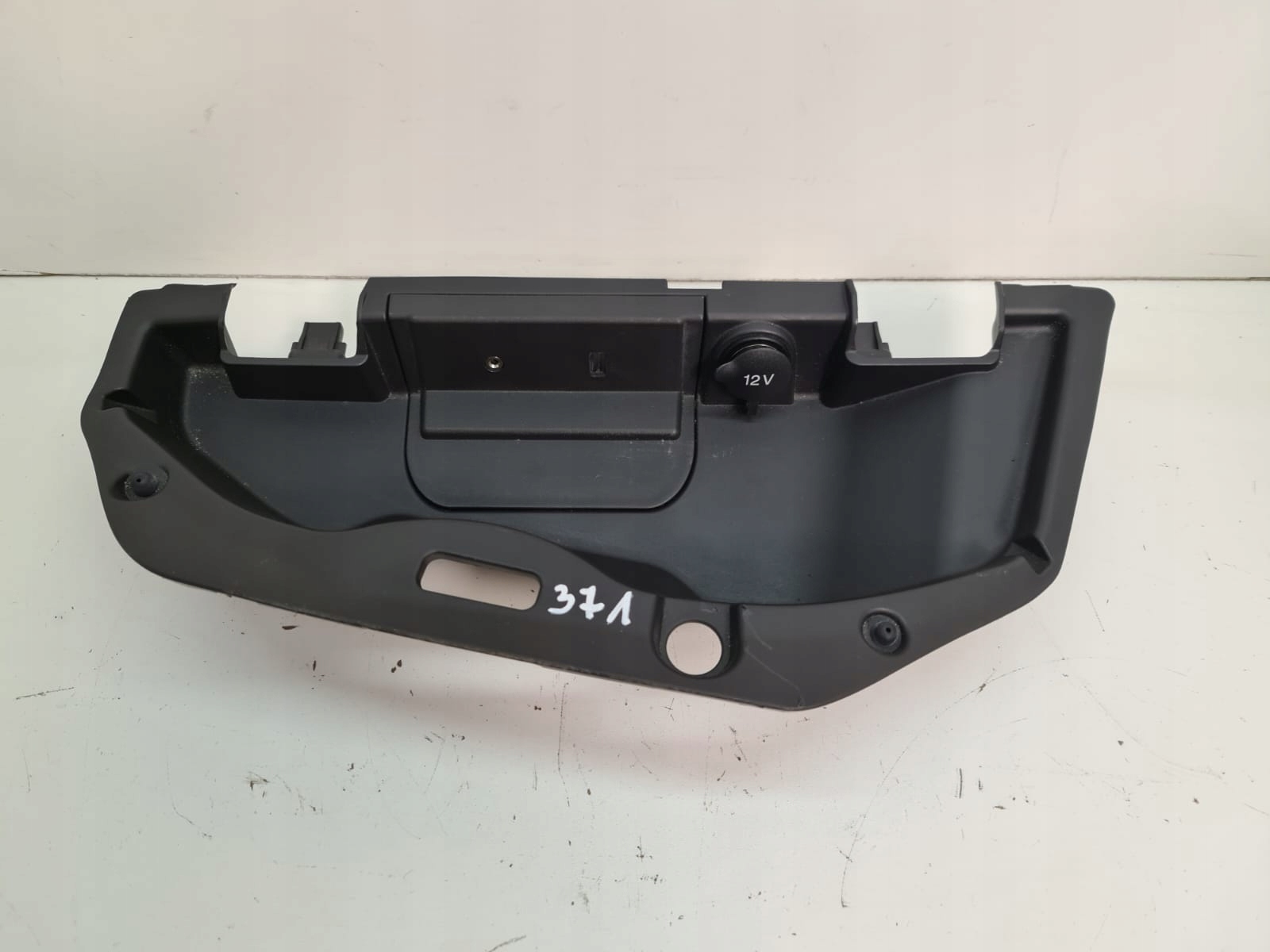 OSŁONA ZAŚLEPKA GNIAZDO FORD TRANSIT MK8