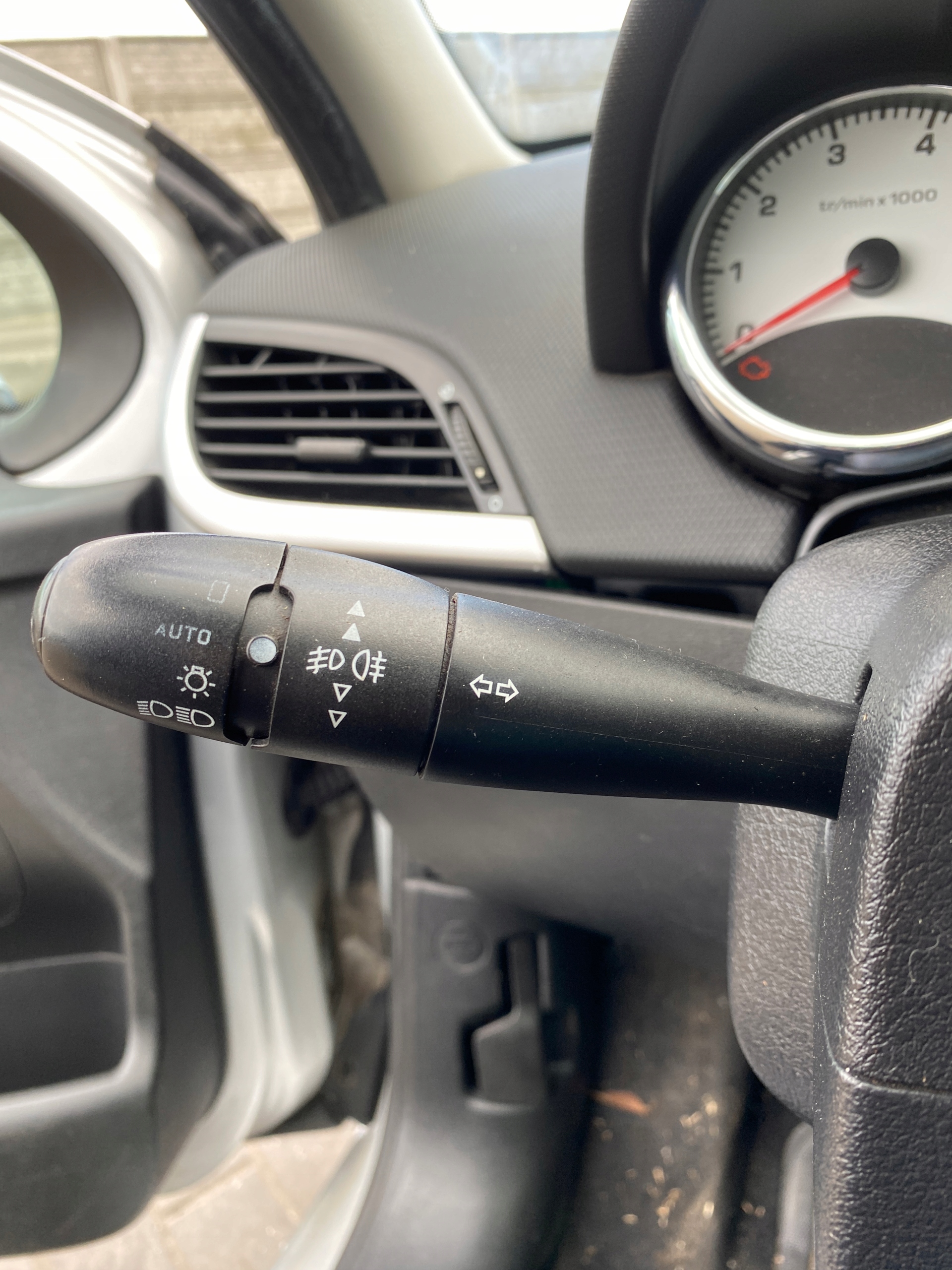 switch light switch ZESPOLONY 1.6 16V Peugeot 207 SW 07-13