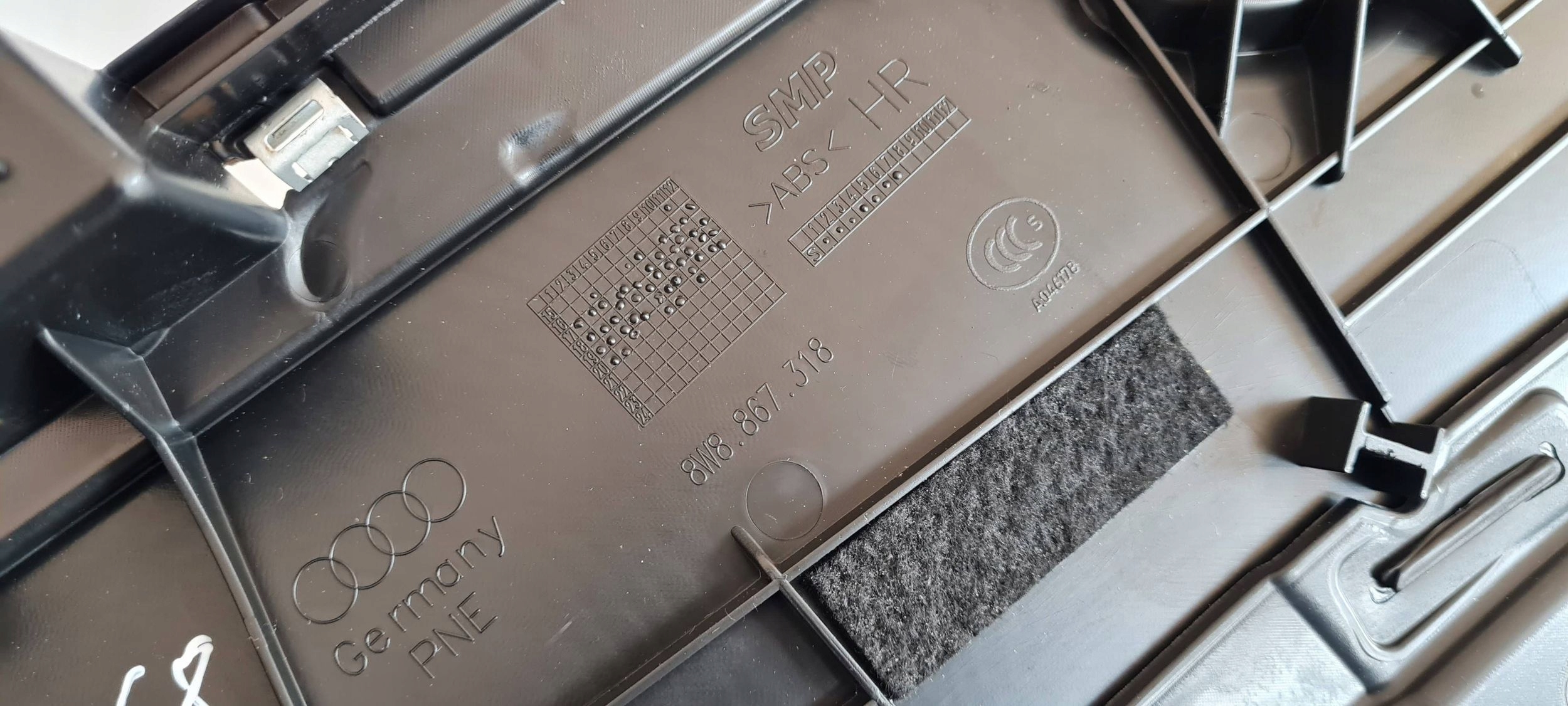 Audi OE 8W8867318