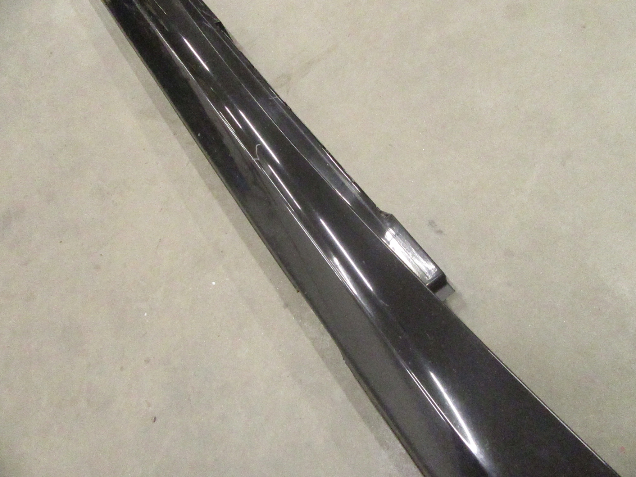 lišta prahová pravá BMW e81 e82 e87 e88 SCHWARZ II 2 668