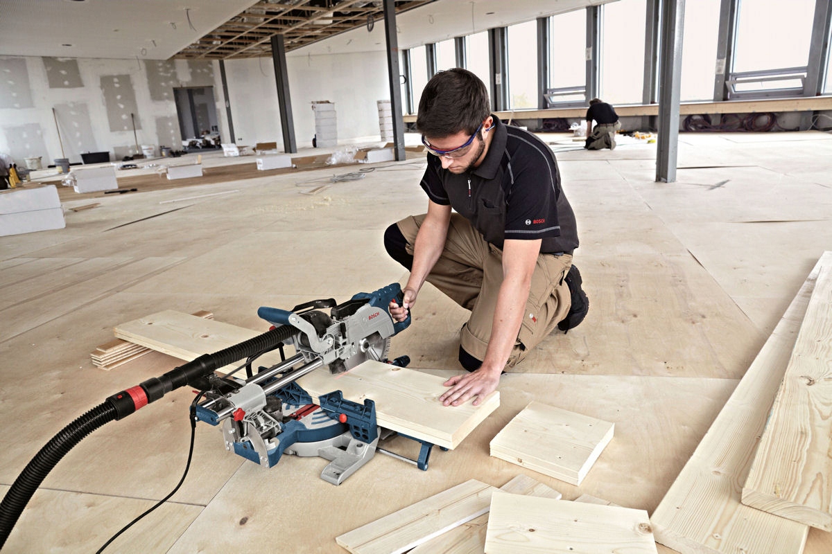 UKOŚNICA z posuwem GCM 800 SJ BOSCH Szerokość cięcia przy 45 stopniach 190 mm