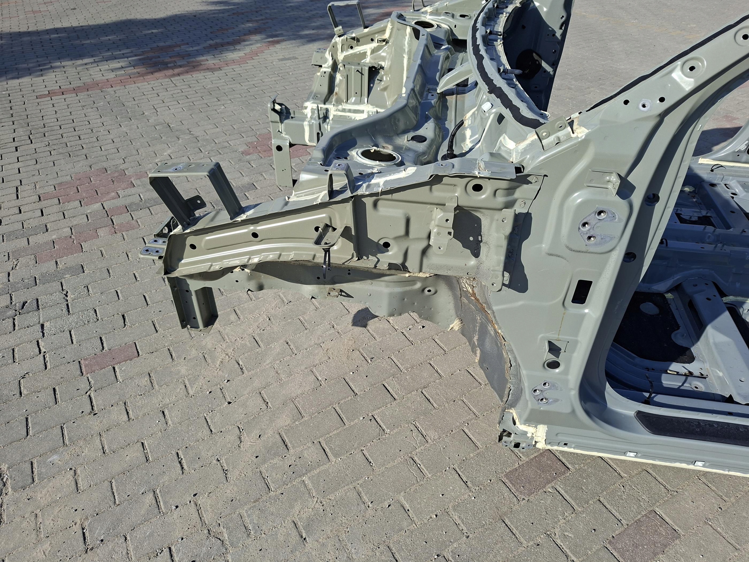 quarter front left front left SSANGYONG KGM TORRES EVX