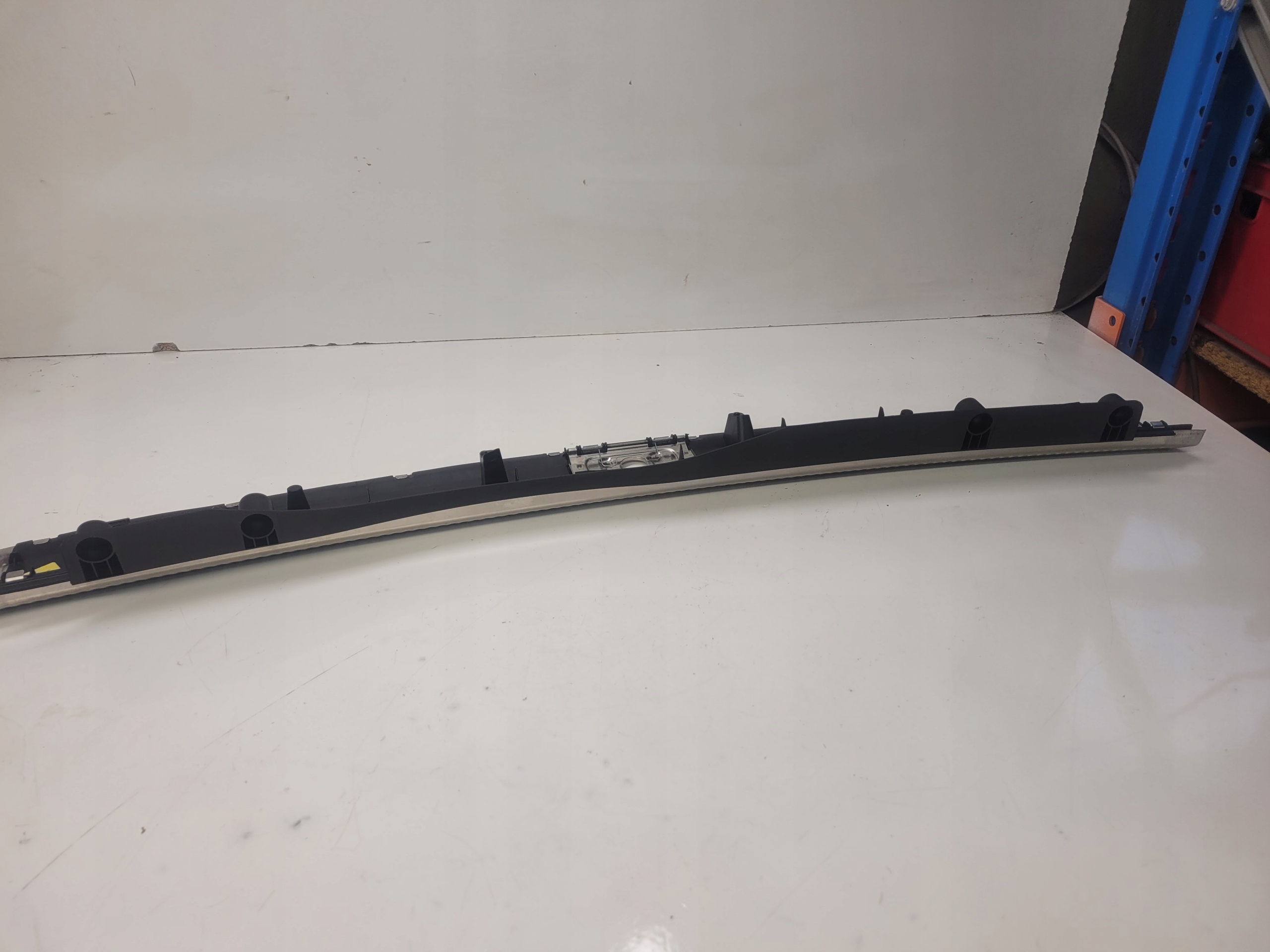 cover of the threshold boot AUDI A6 C6 AVANT 4F9864483B