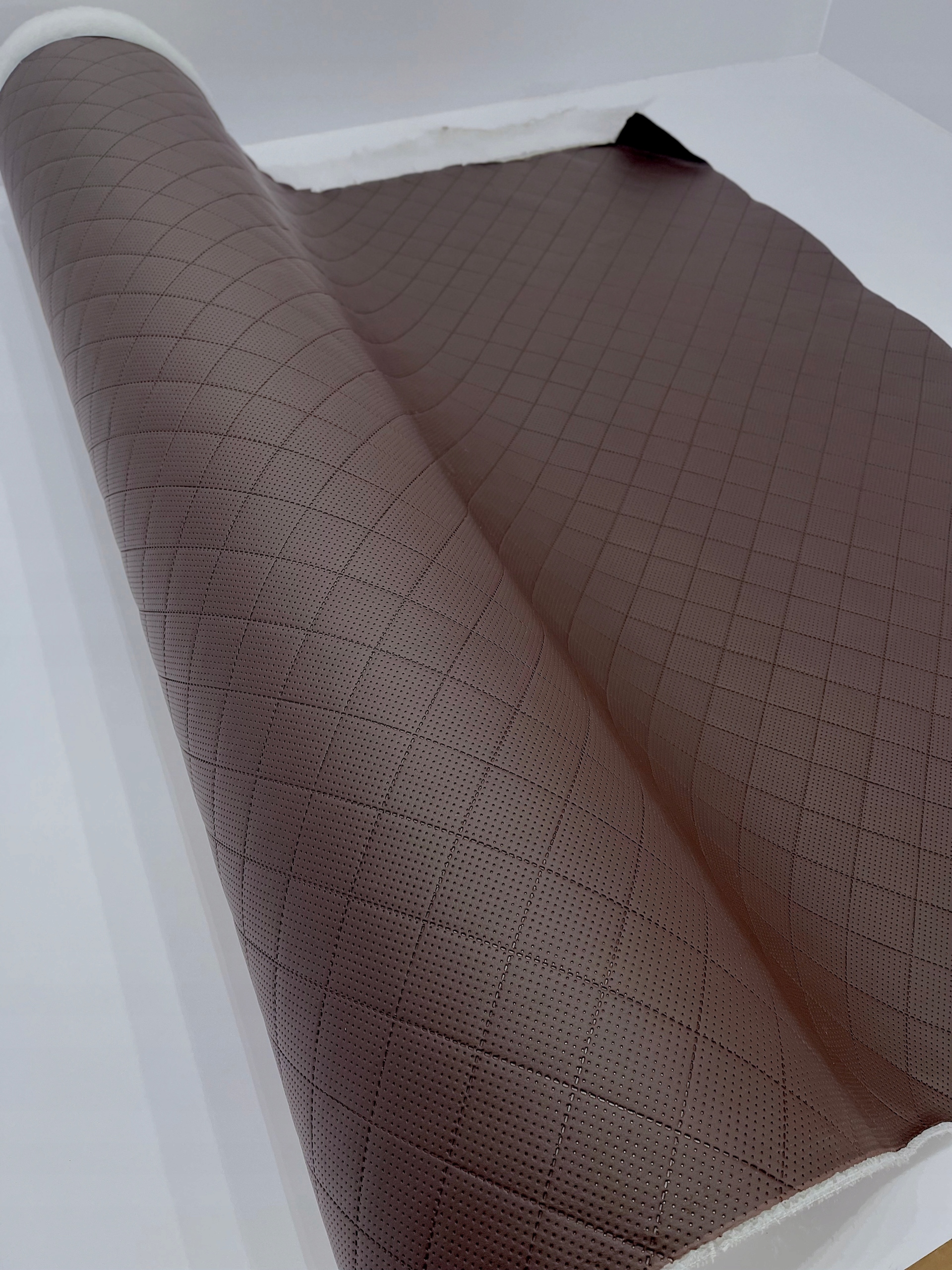 Wenge GTS 5x5 Perforowana Ekoskóra SOFT Tapicerka samochodowa do aut kamper Stan opakowania oryginalne