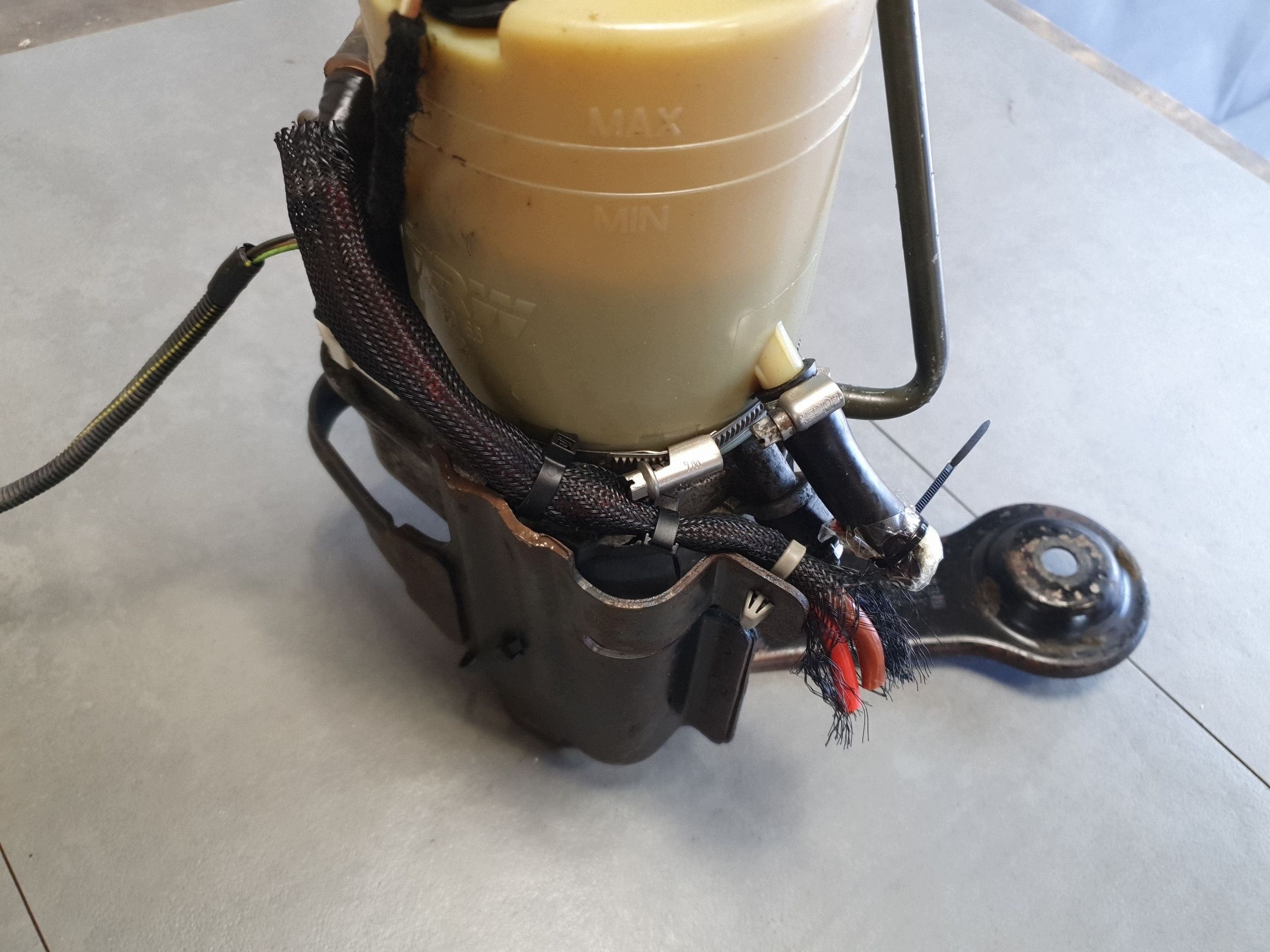 Opel Vectra C servo pump 24444335
