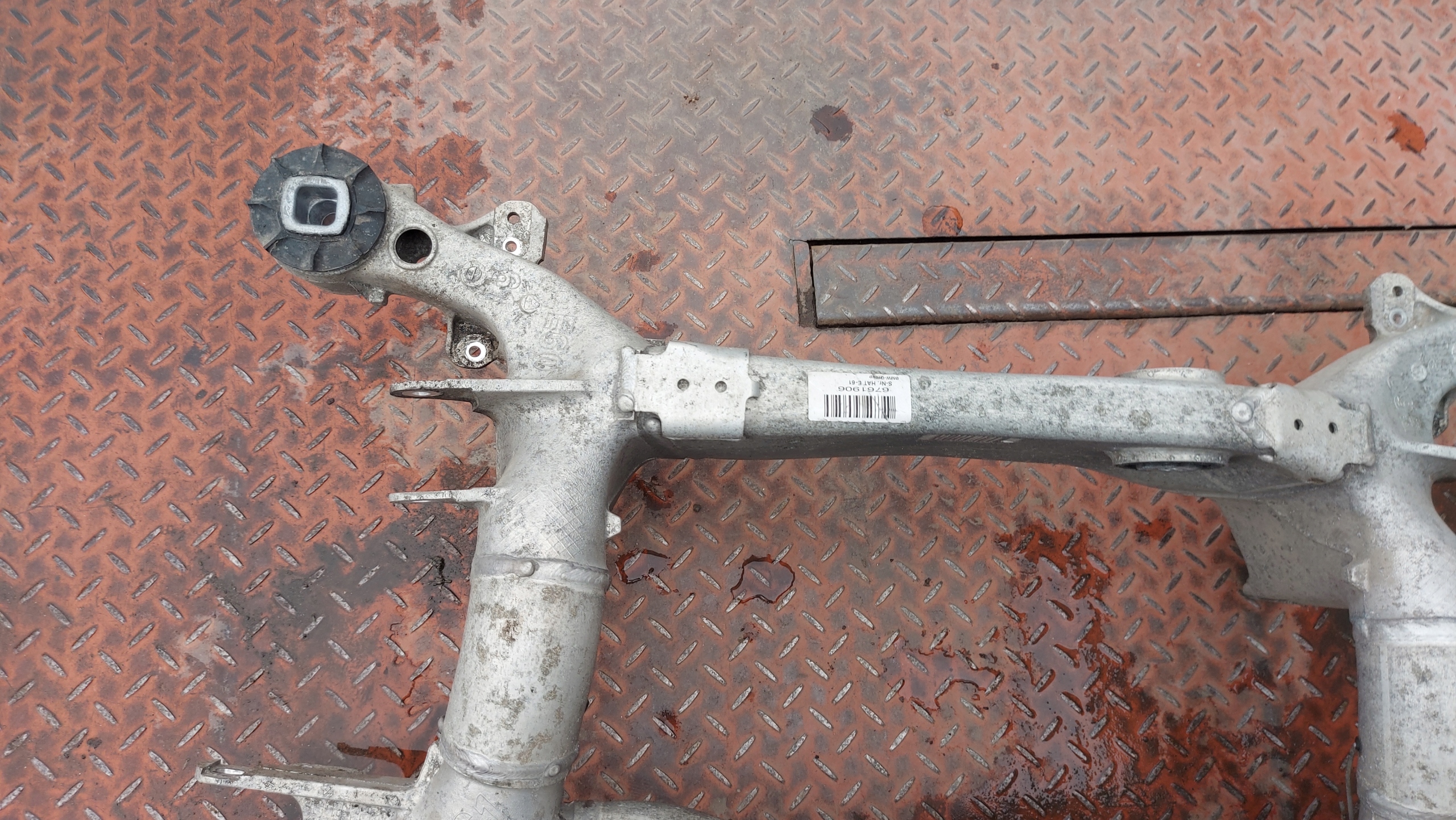 sider axle beam subframe axle beam rear part rear. BMW 5 E60 E61 525D 530D 03-09