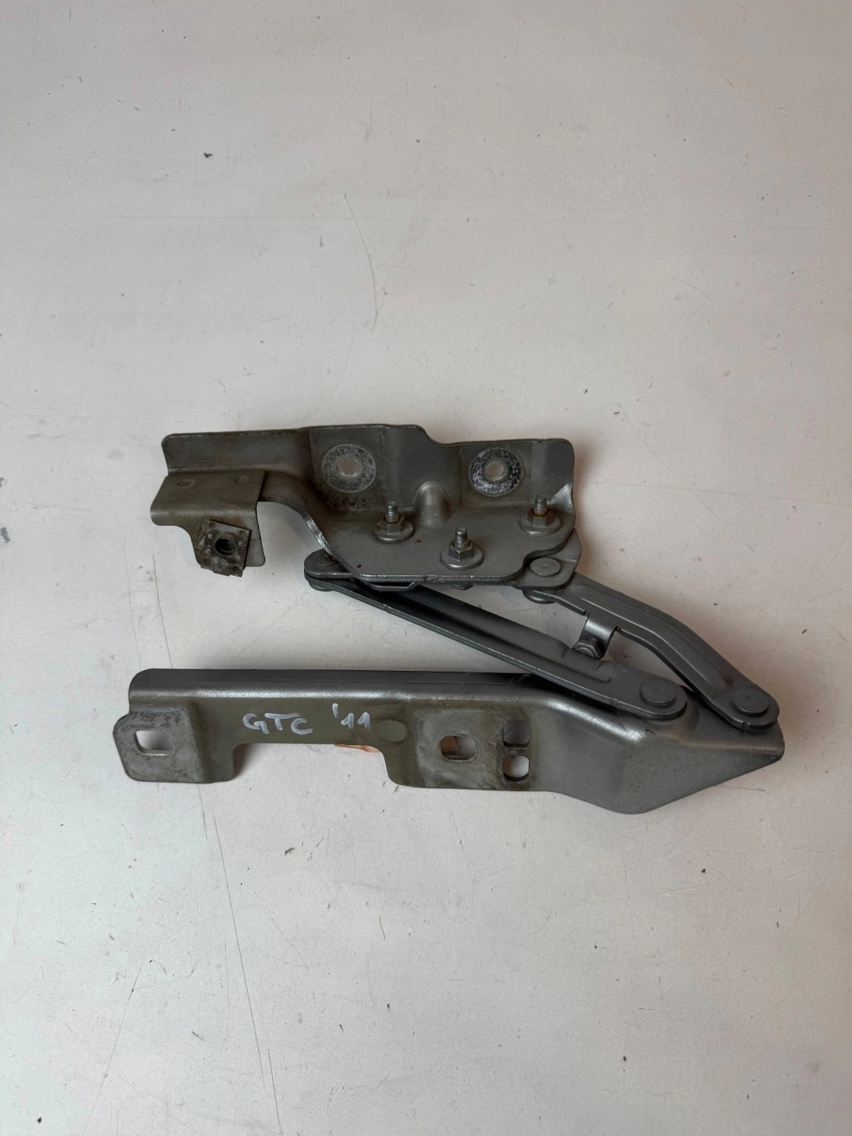 hinge bonnets front front right Opel Astra IV J