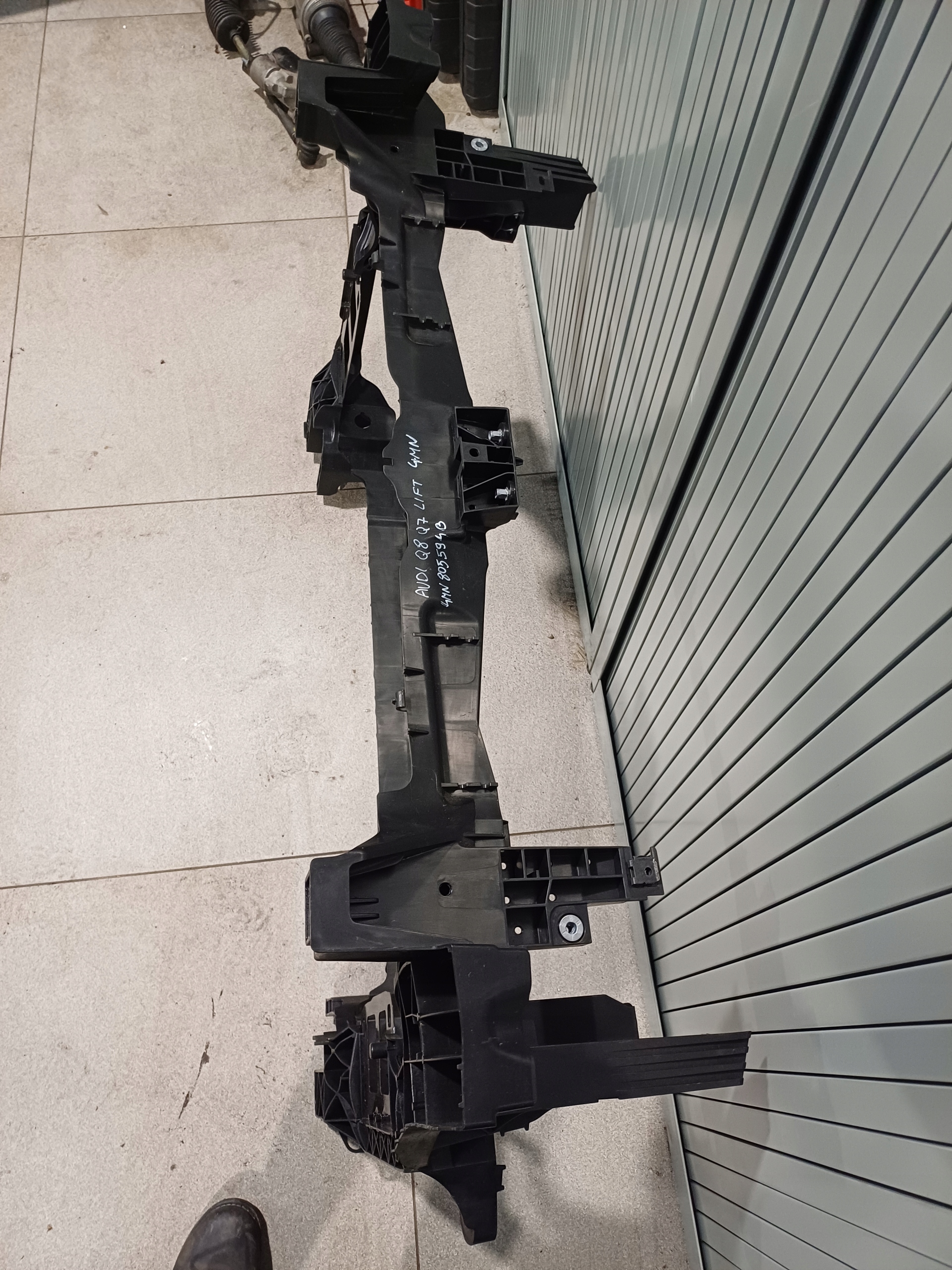bar, wall front AUDI Q8 Q7 LIFT 4MN 4MN805594B