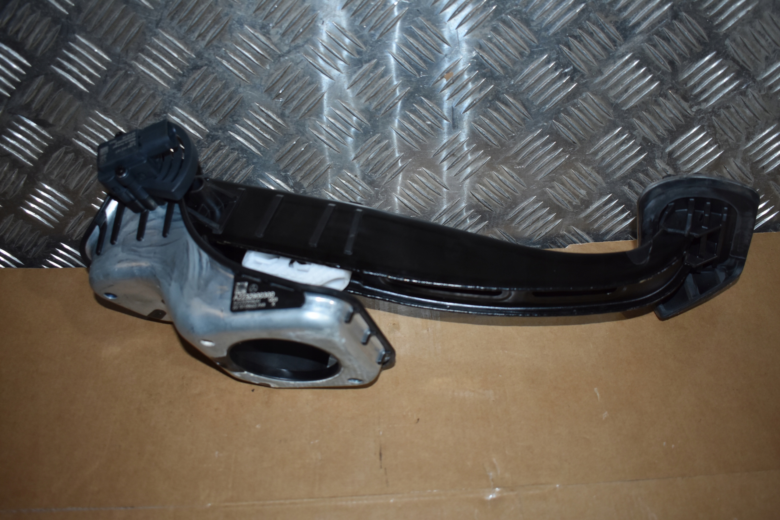 PEDAL Bremse MERCEDES W223 1