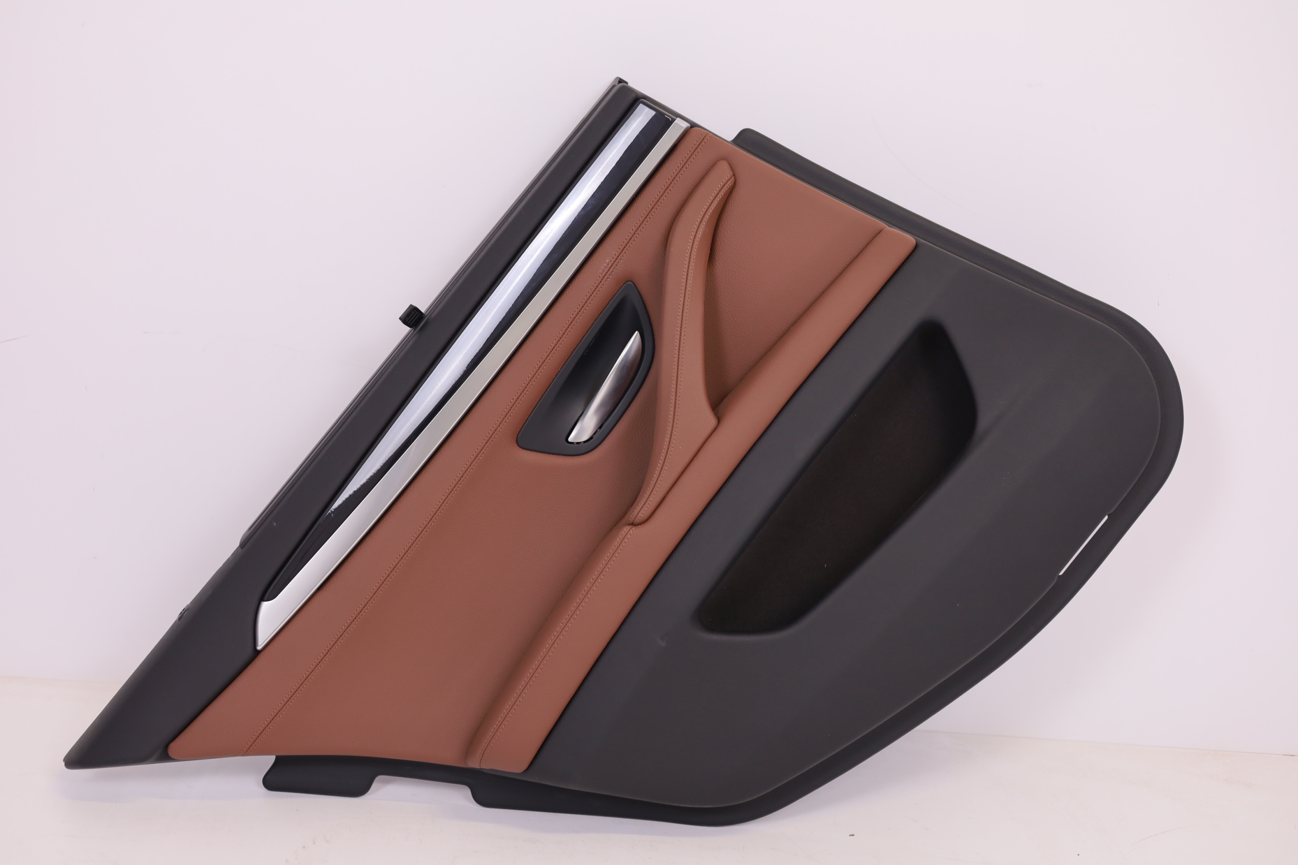 TAPICERKA BOCZEK DRZWI LEWY TYŁ BMW F10