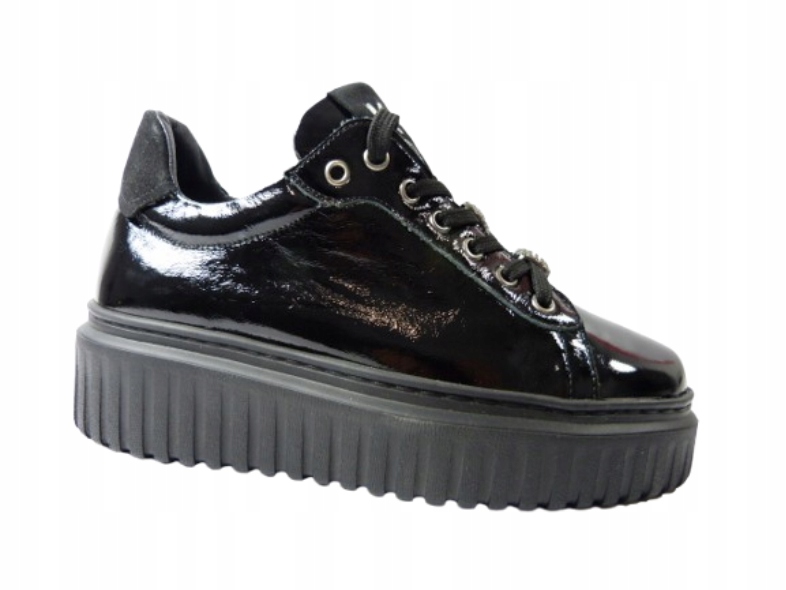 Černé lesklé lehké sportovní tenisky z kůže Karino 37