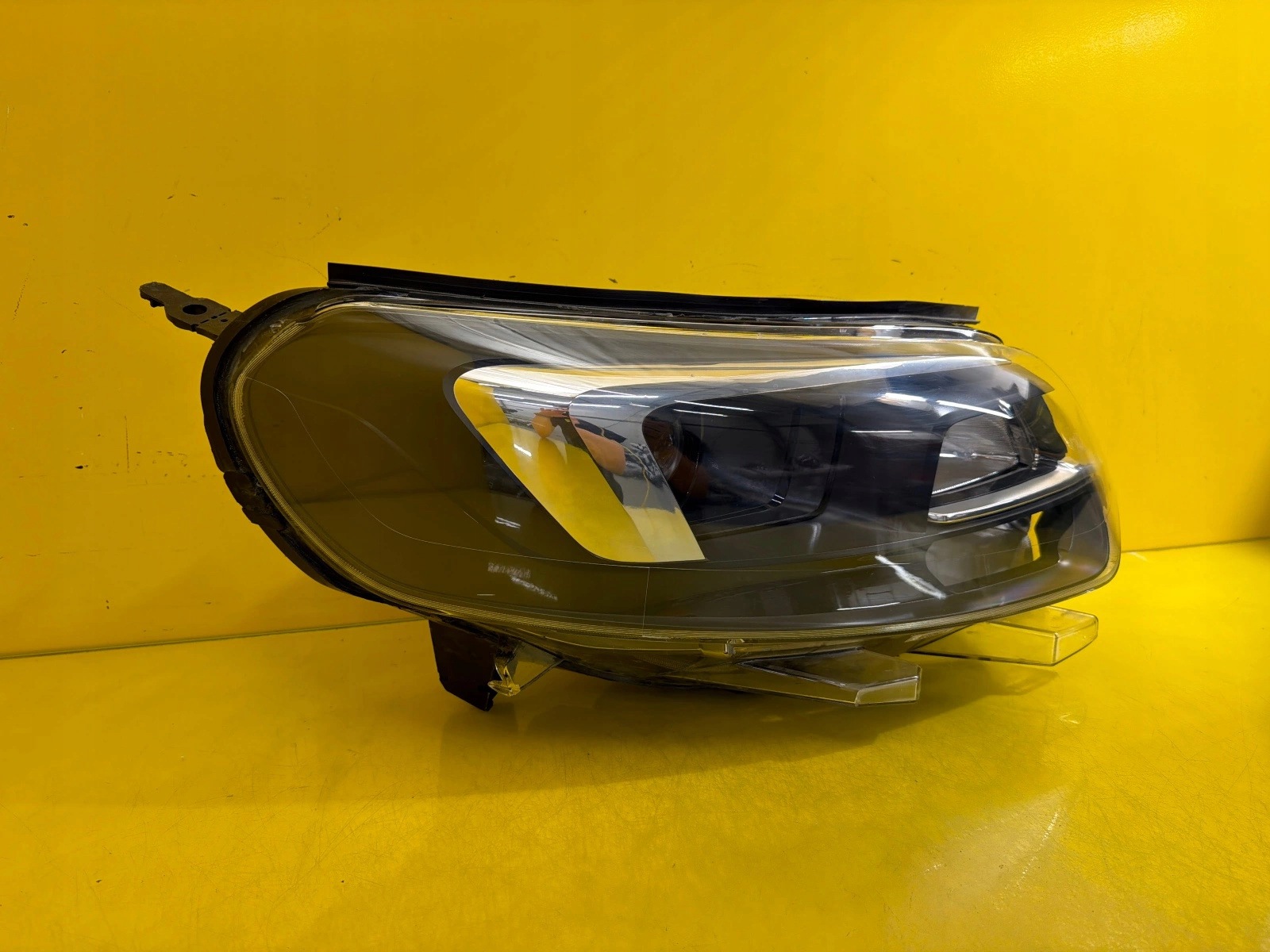 light right front Opel Zafira D Vivaro C Xenon 2016- 9832836480