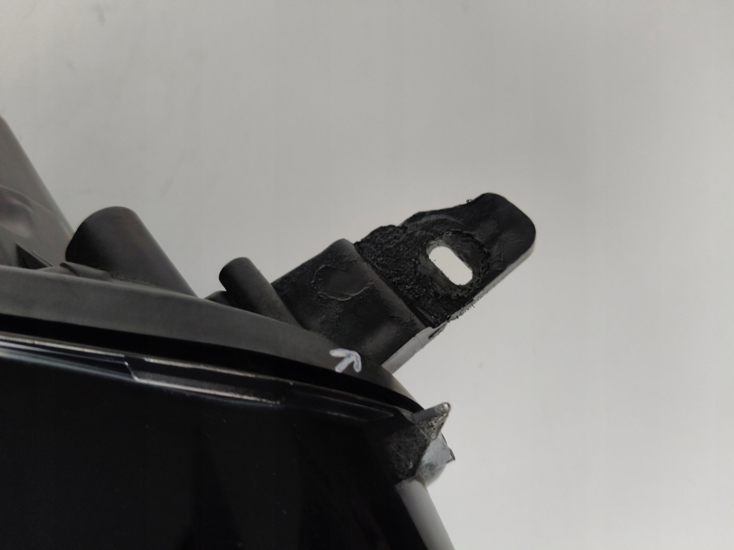 light right REFLEKTOR FORD ECOSPORT 17- LIFT ST CIEMNA XENON