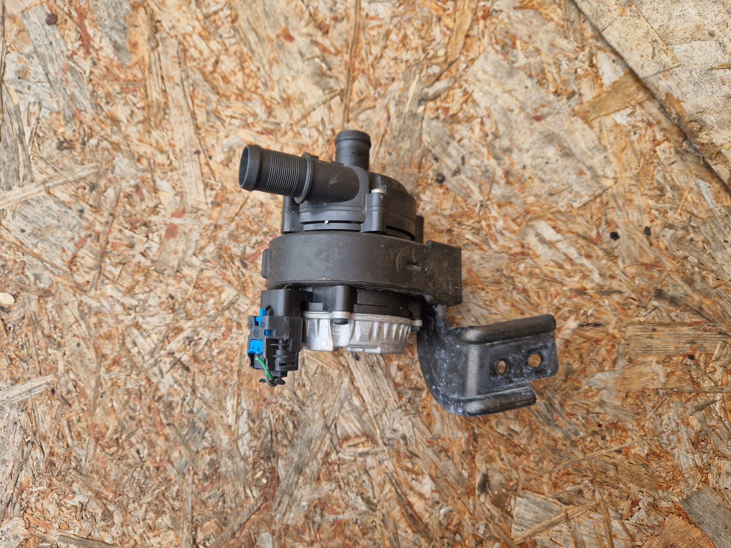 supplementary water pump RENAULT 1.5DCI 210108197R
