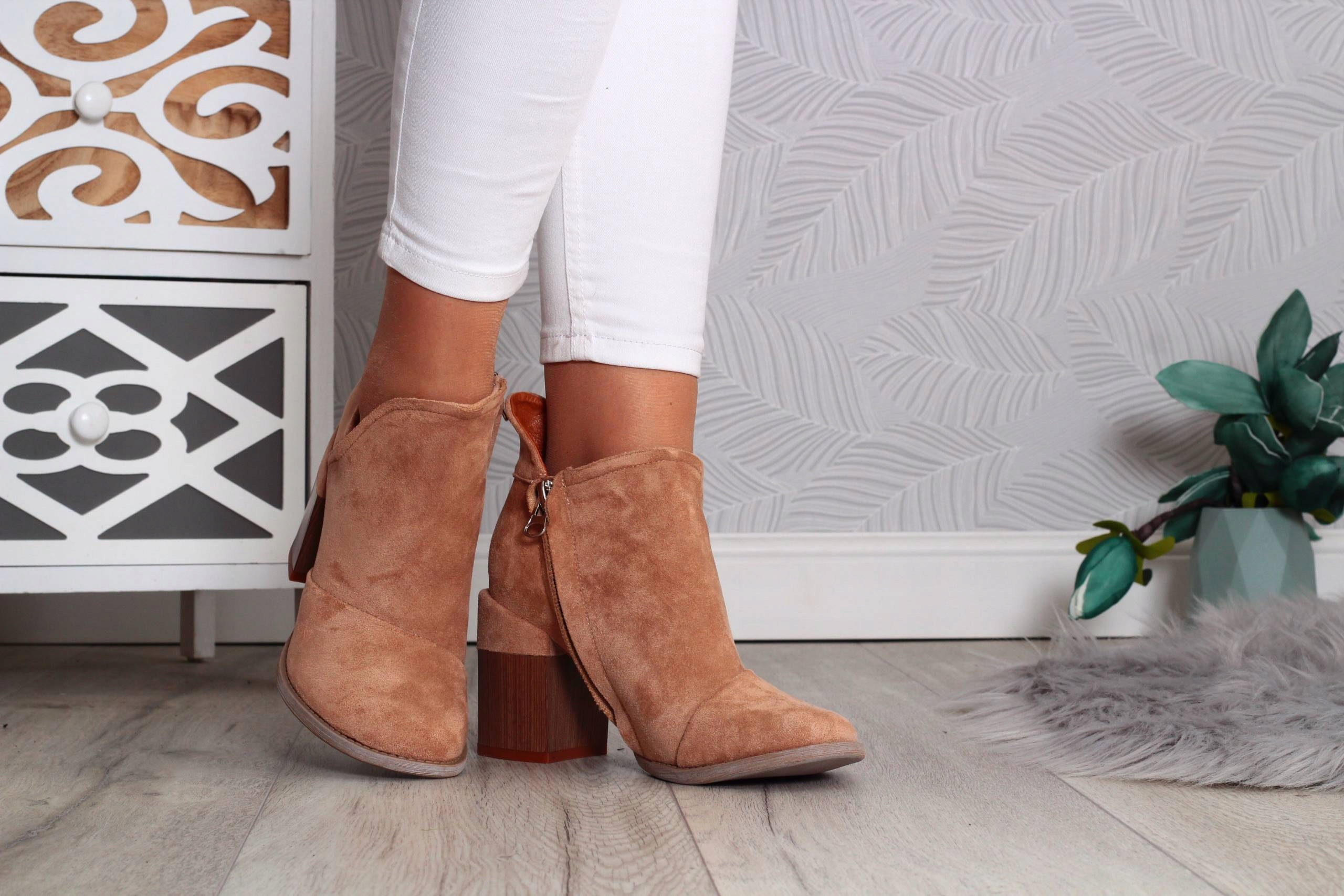 BOTKI BUTY DAMSKIE ELEGANCKIE SŁUPEK Z WYCIĘCIEM Rozmiar 41