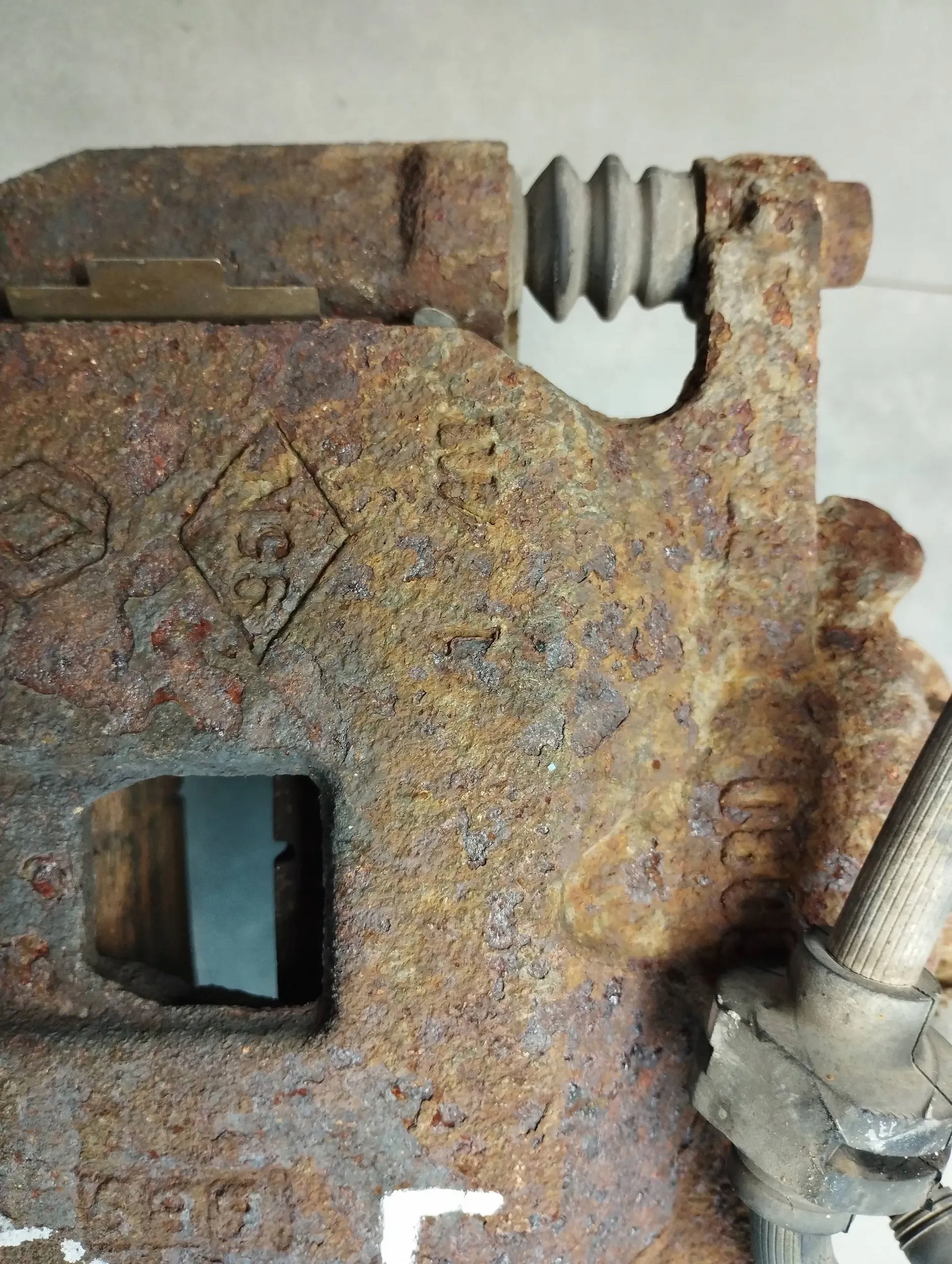 Renault Scenic IV 1.6 DCI caliper left front