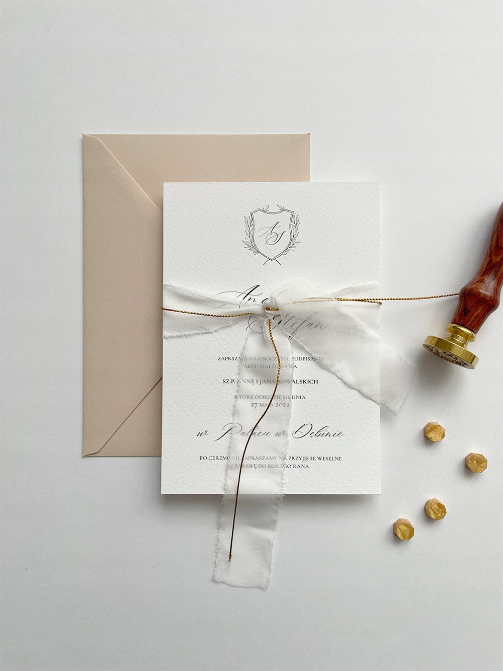 KREMOWE ZAPROSZENIE ŚLUBNE Z INICJAŁAMI W HERBIE EAN (GTIN) 5904815699716