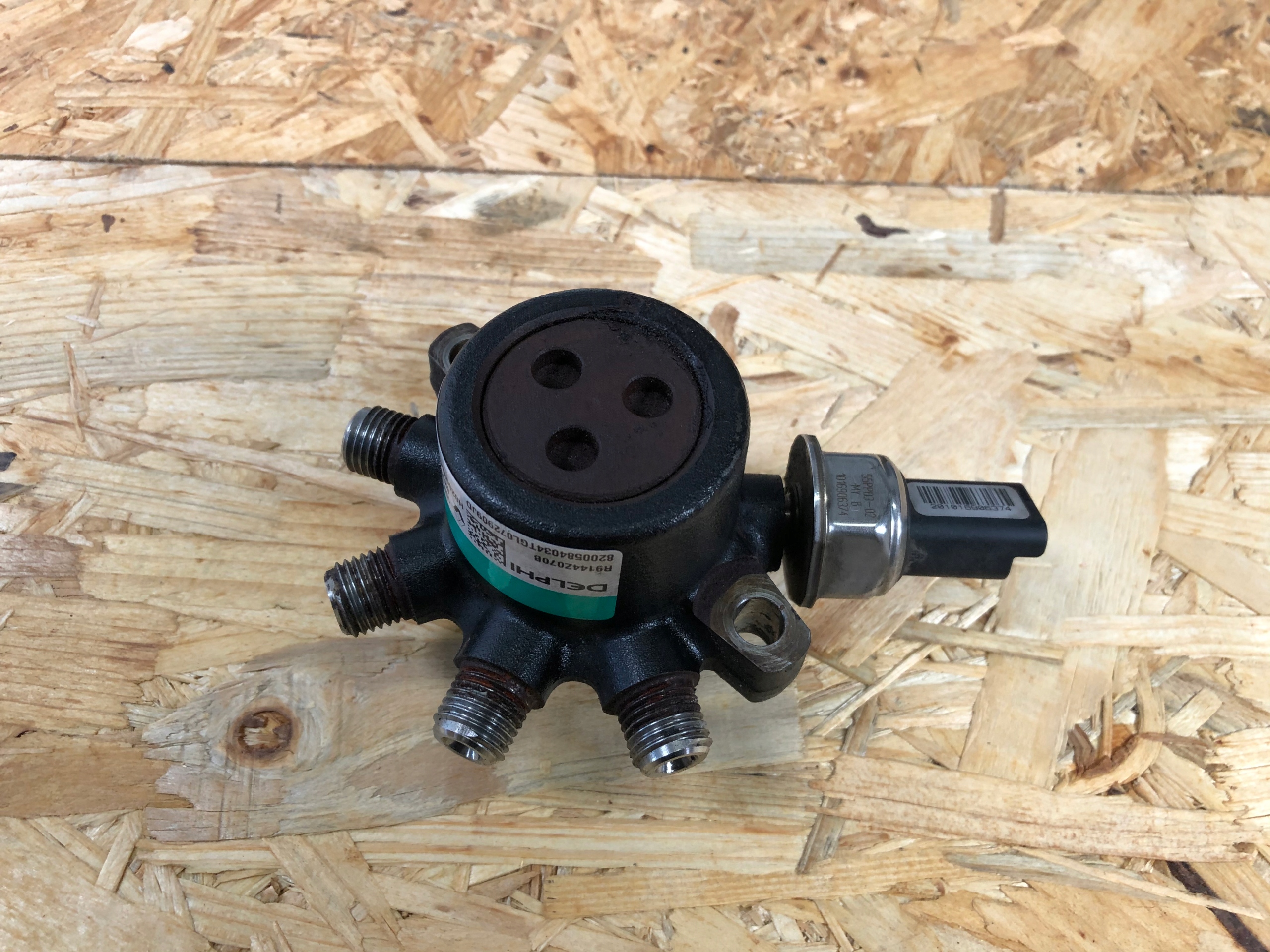 Renault Kangoo II 1.5 dci rozdzielacz paliwa