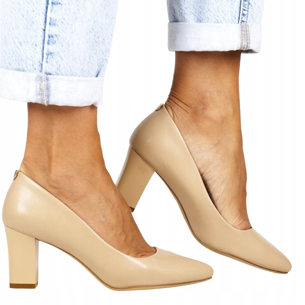 Lodičky Na Sloupku Bloku Jsou Pohodlné, Stabilní, Tělové, Coffe Béžové, Nová Barva