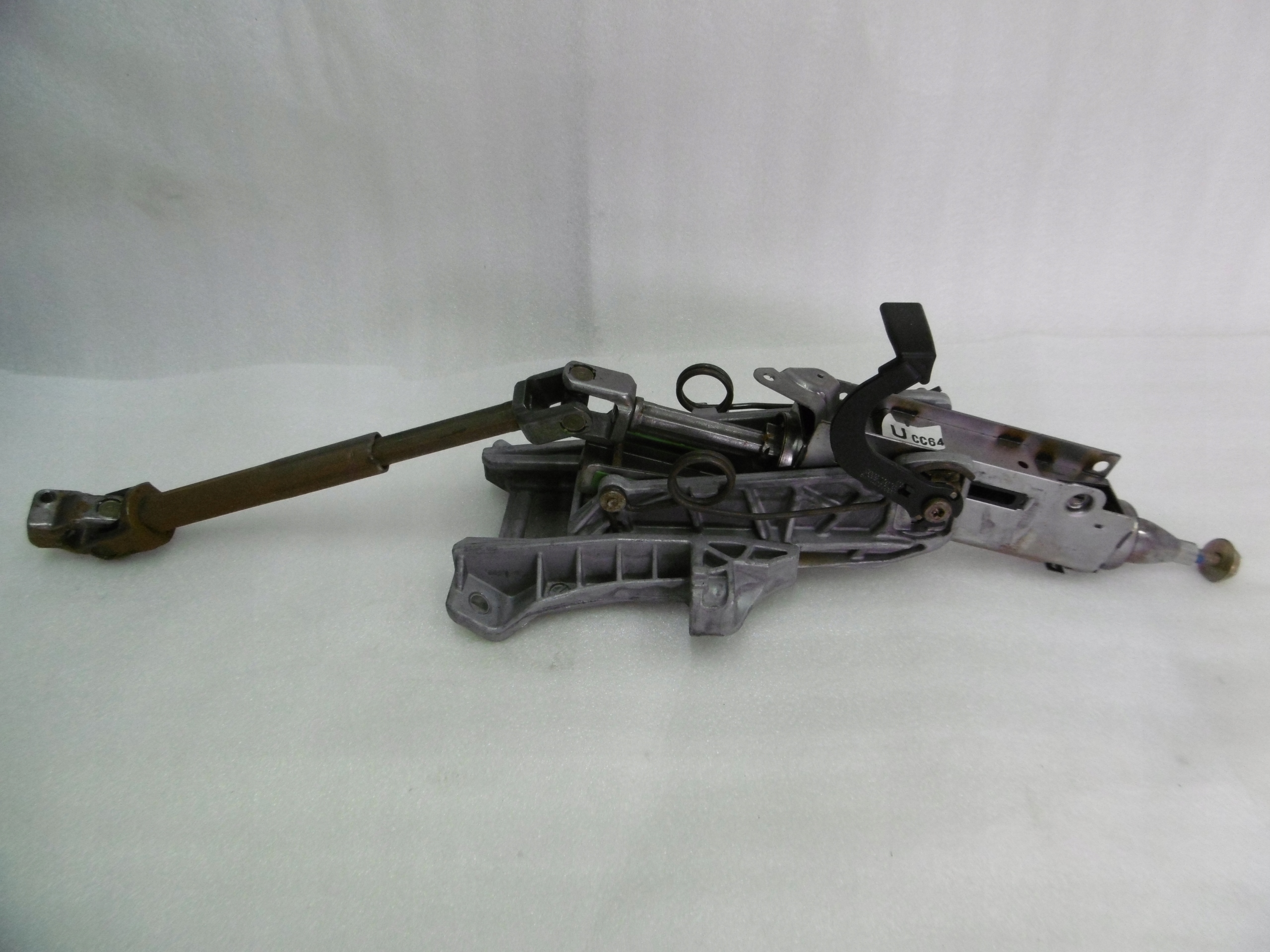 140723 - MAZDA 5 05 / 10R 2.0 16V-рулевая колонка