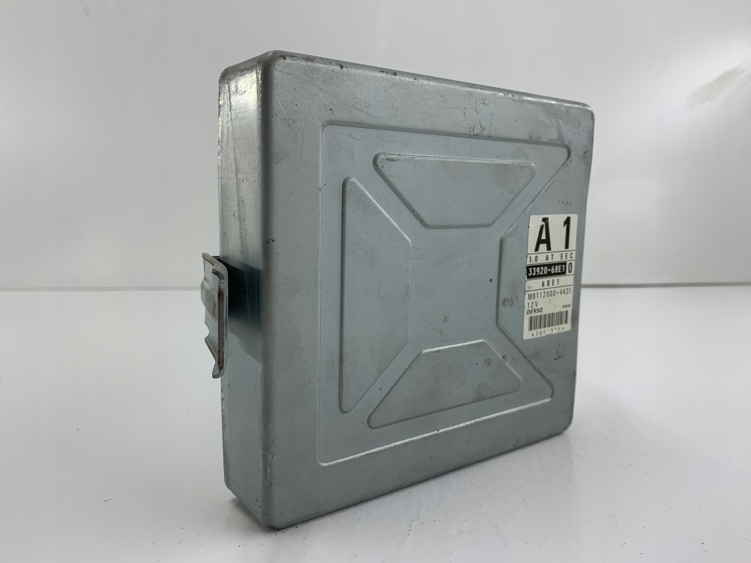 SUZUKI SWIFT 1.0 control unit of the engine 33920-68E1