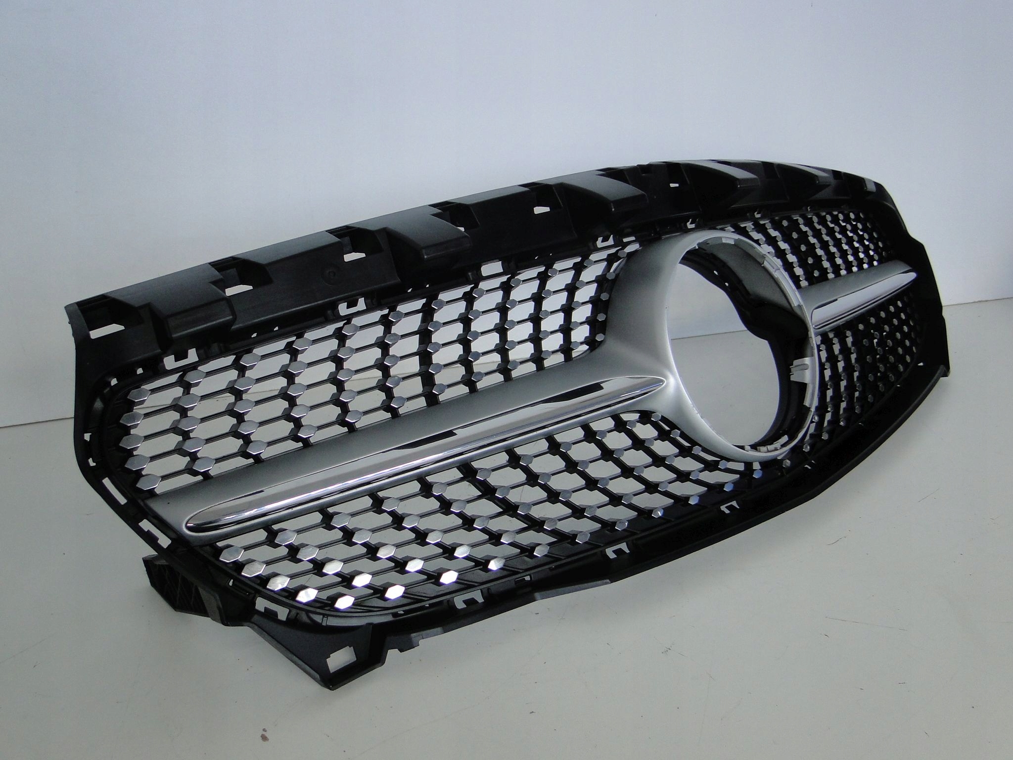 MERCEDES CLA 117 W117 GRILL ATRAPA ZDERZAKA AMG Typ samochodu Samochody osobowe