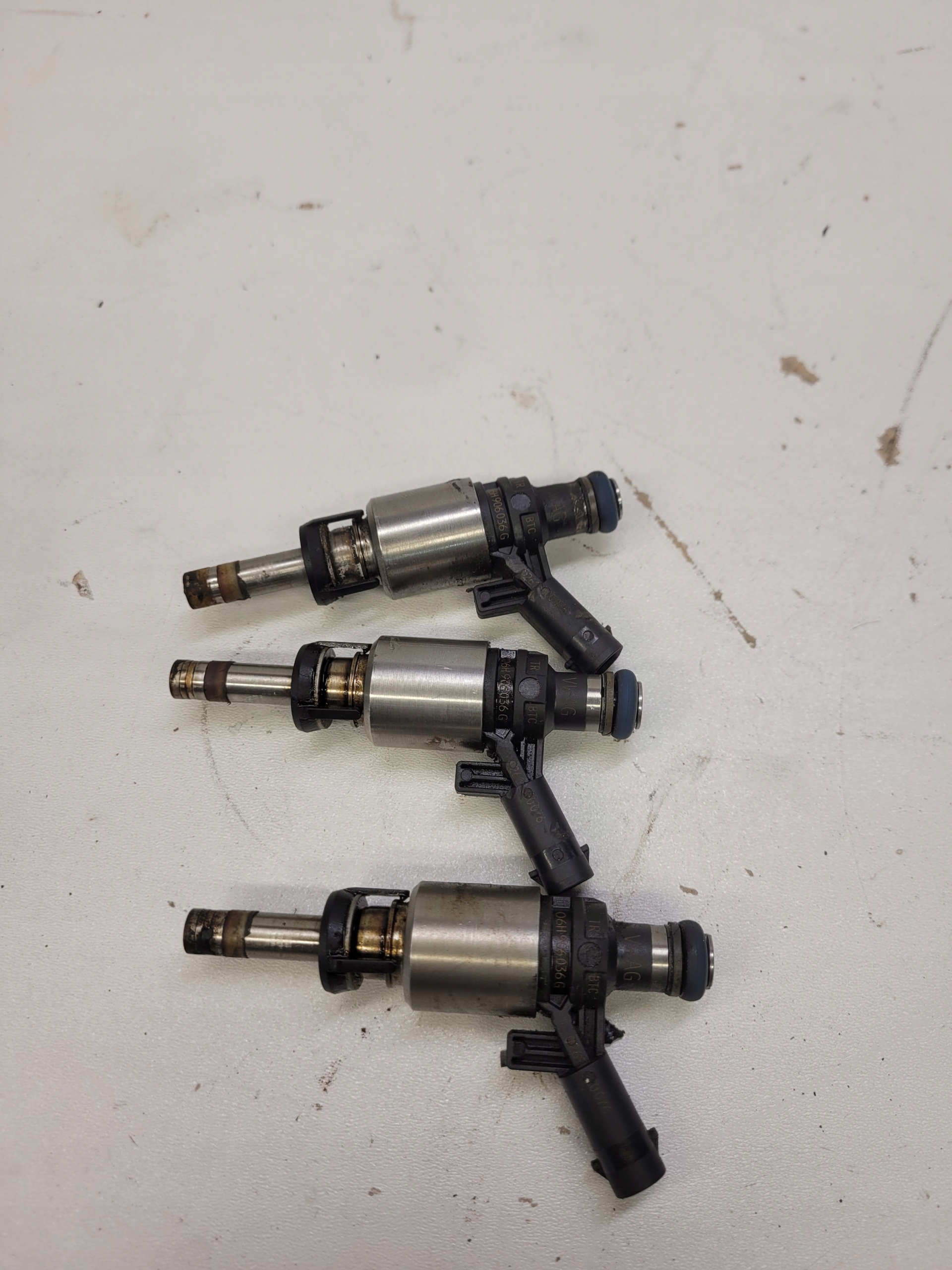 nozzle injector AUDI VW 1.8 2.0 TFSI 06H906036G
