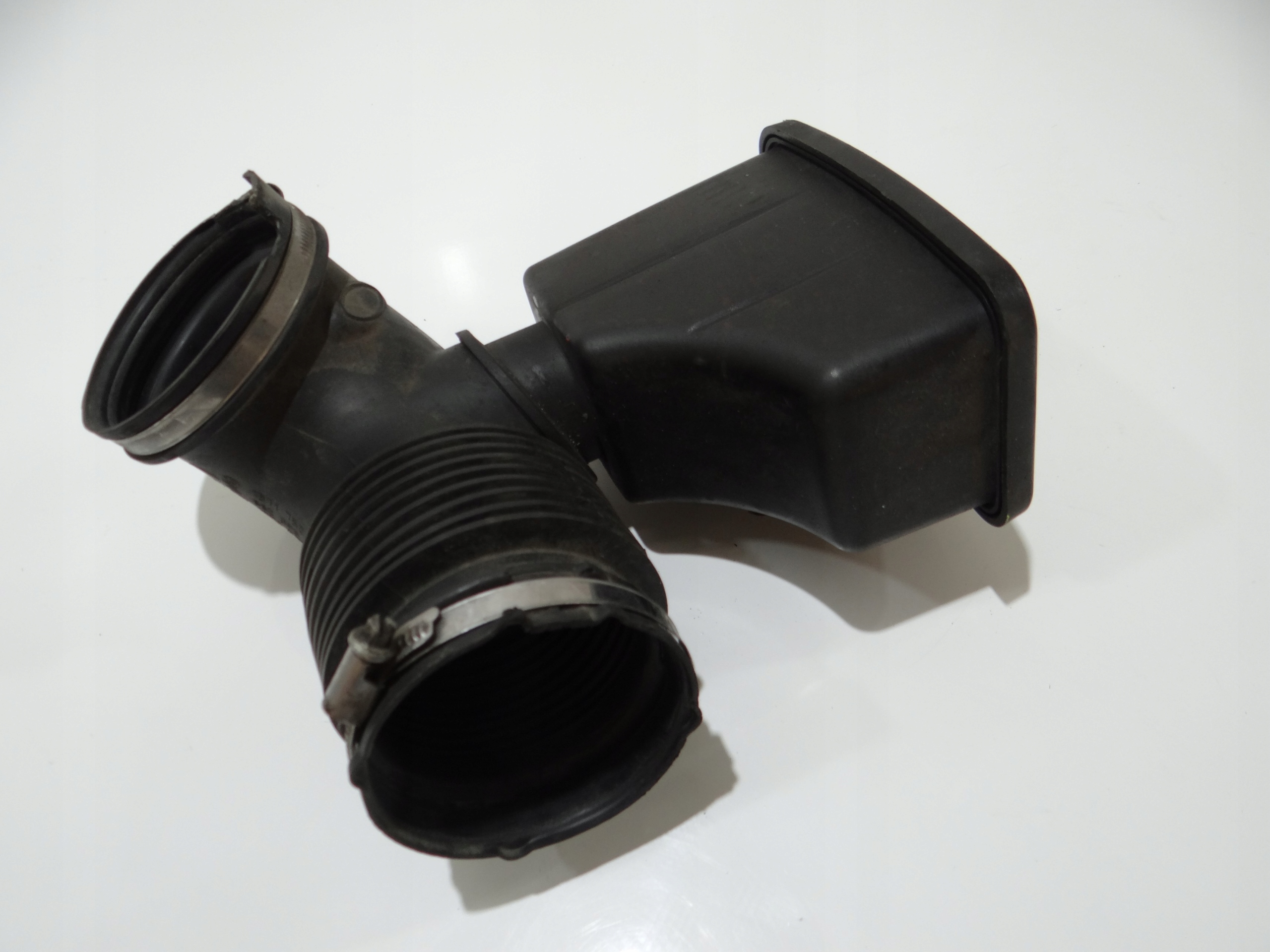rohr luft REZONATOR BMW E60 E61 N52 7521029 (4647758)