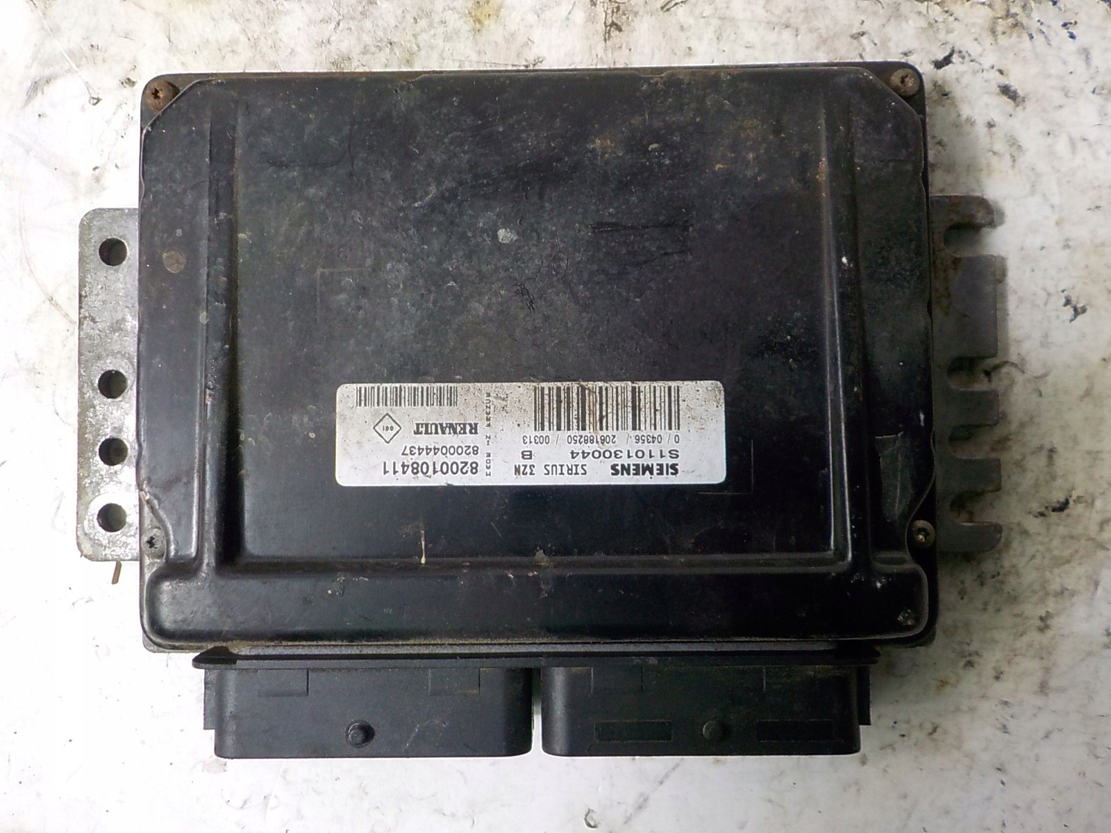 RENAULT computer Centralina S110130044B 8200108411