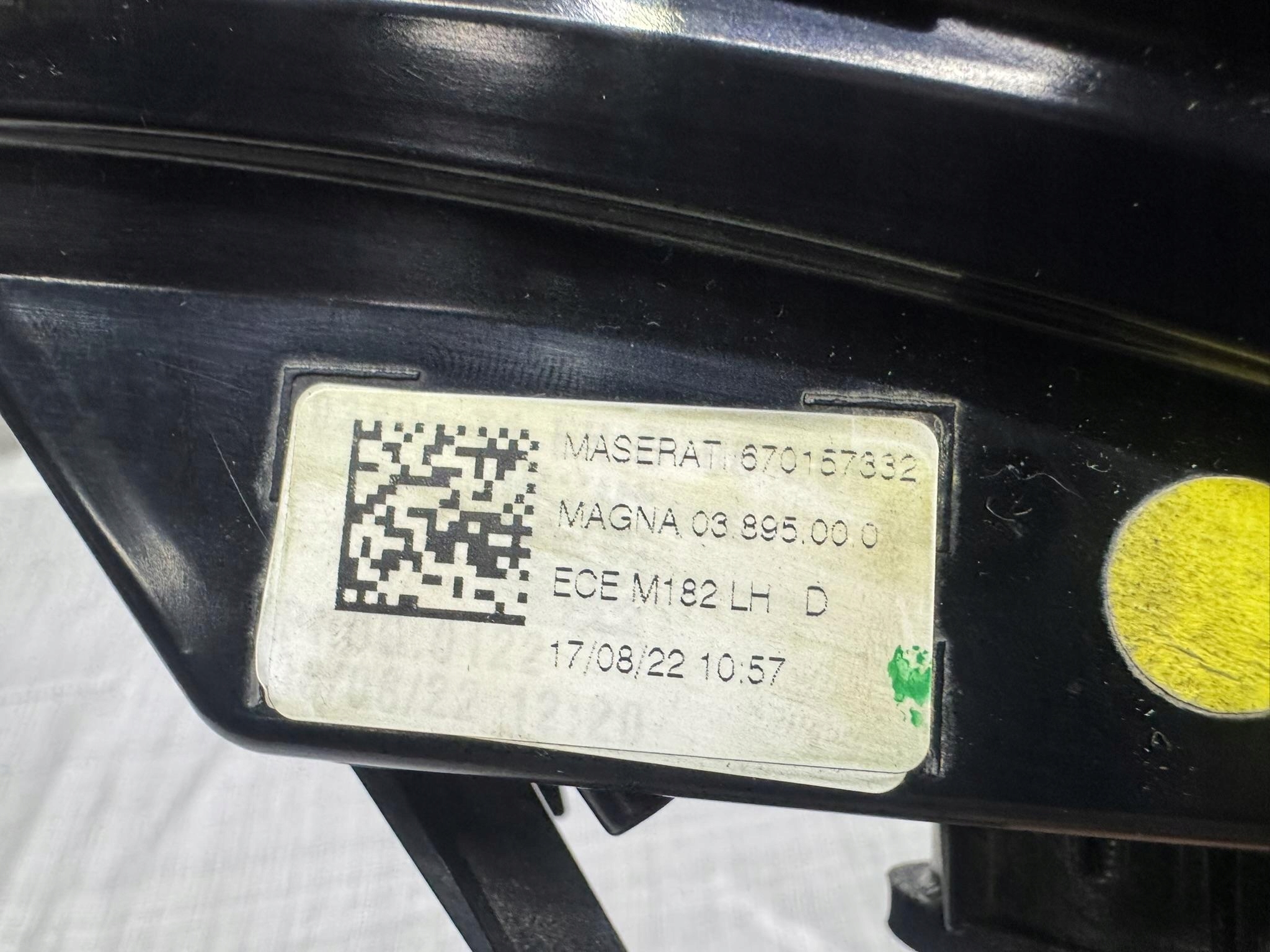 фонарь левый MASERATI GRECALE 670157332