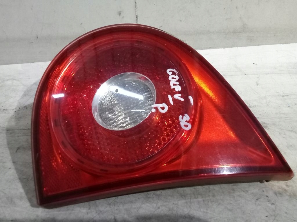 VW Golf V 5 HB 5D light right rear part to the bonnet