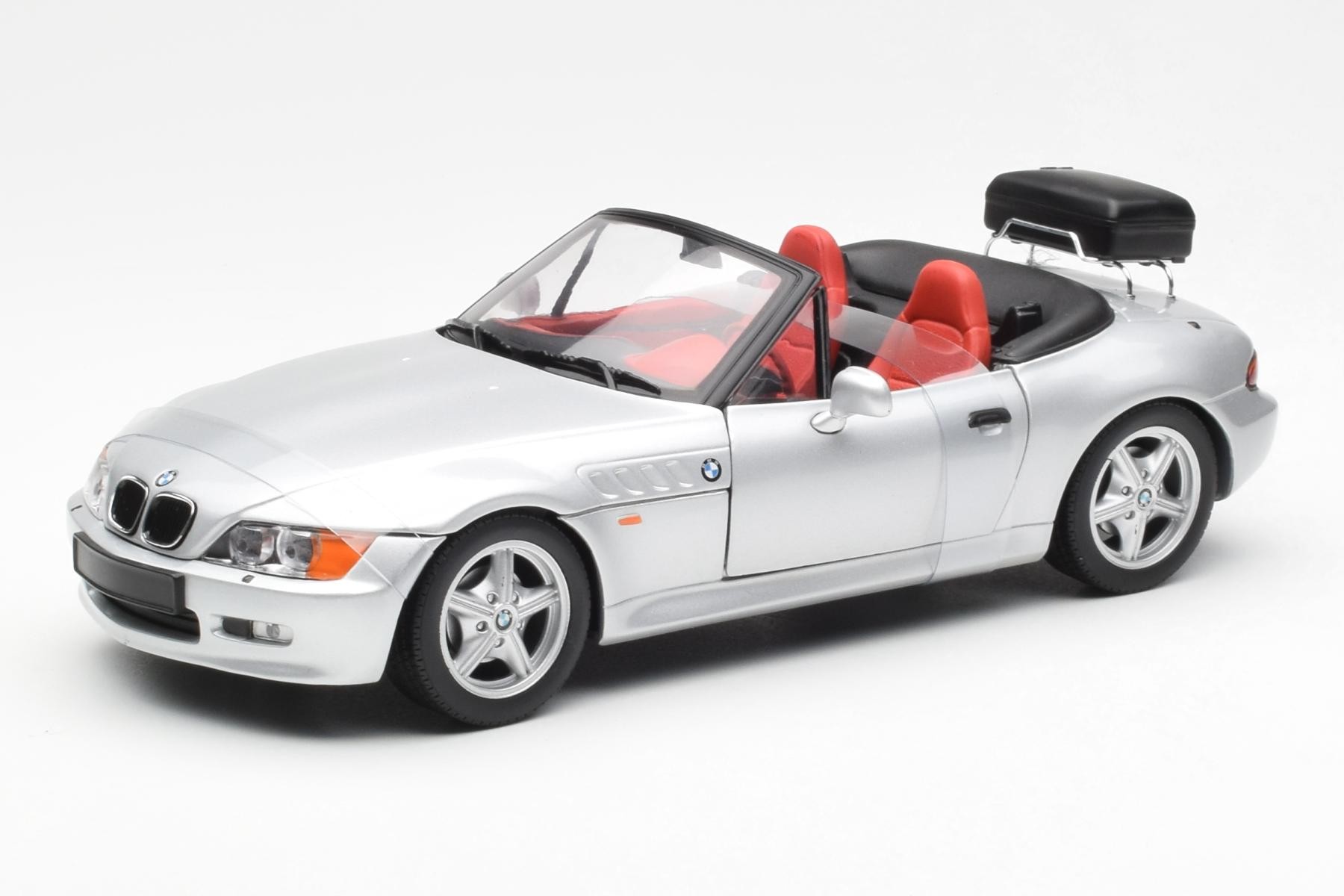 Bmw Z3 Roadster s nosičem zavazadel Silver Ut Models 1/18