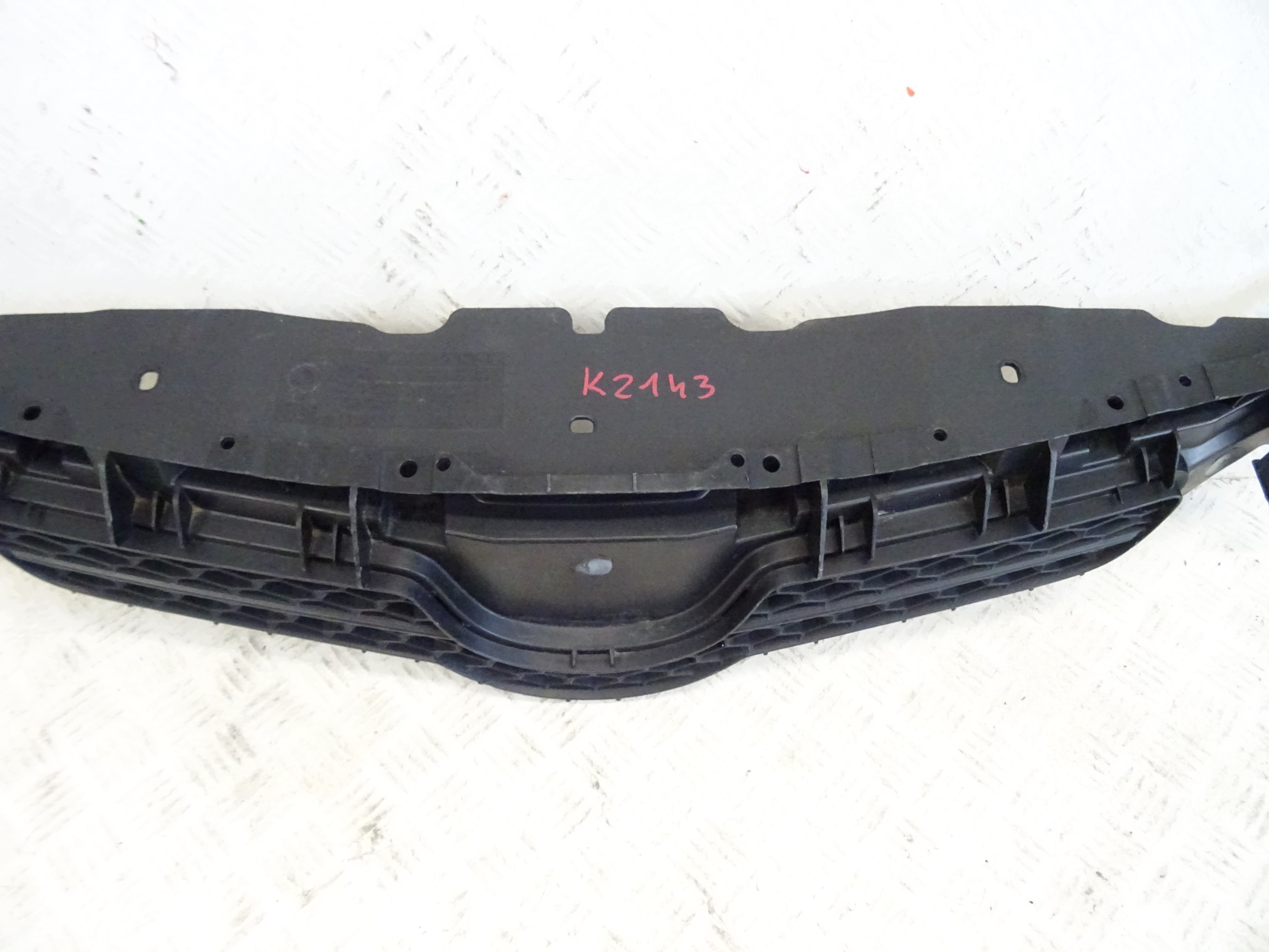 grill grille front front TOYOTA AURIS and 53111-02390