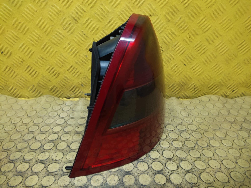 CITROEN C5 and light left rear part 89032697