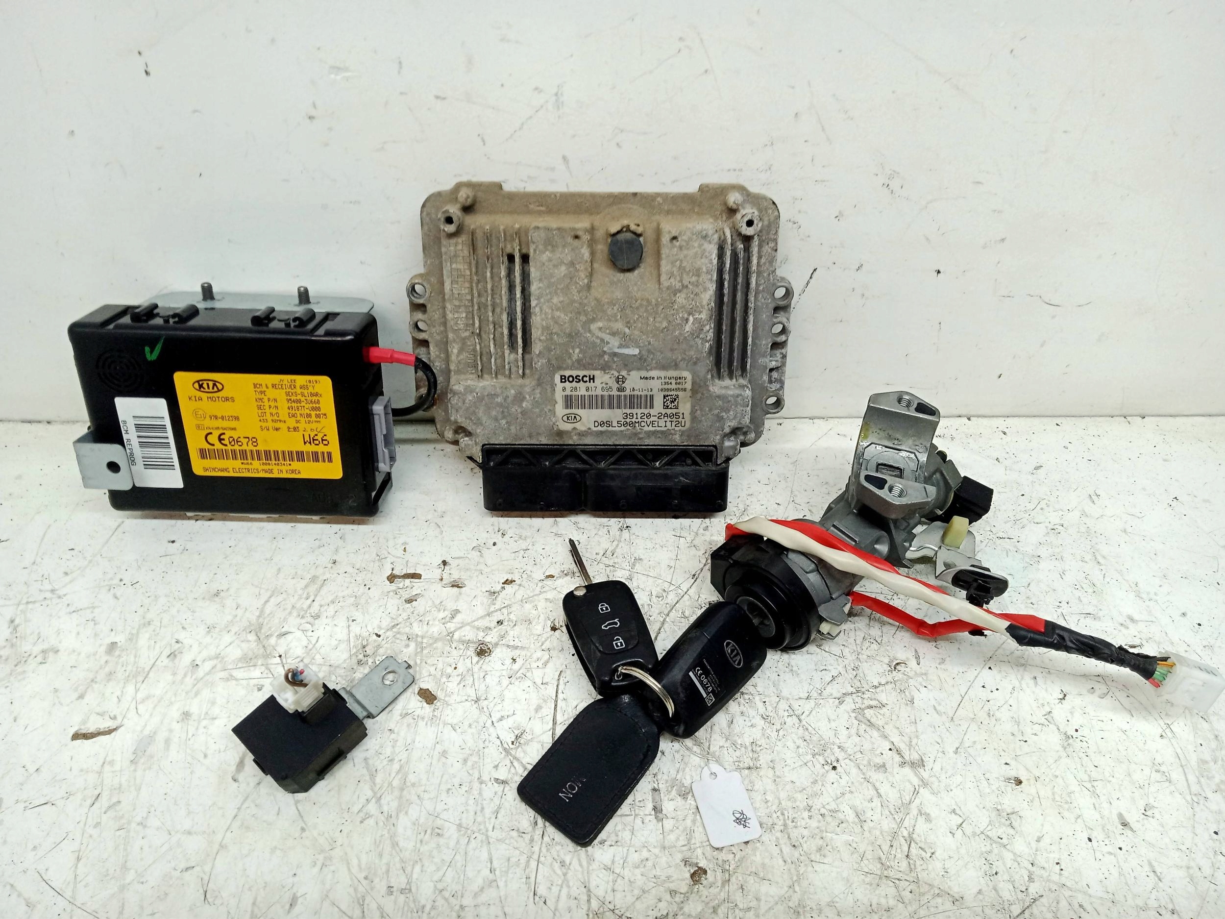 KIA SPORTAGE 3 III 1.7 CRDI computer control unit of the engine ECU 39120-2A051