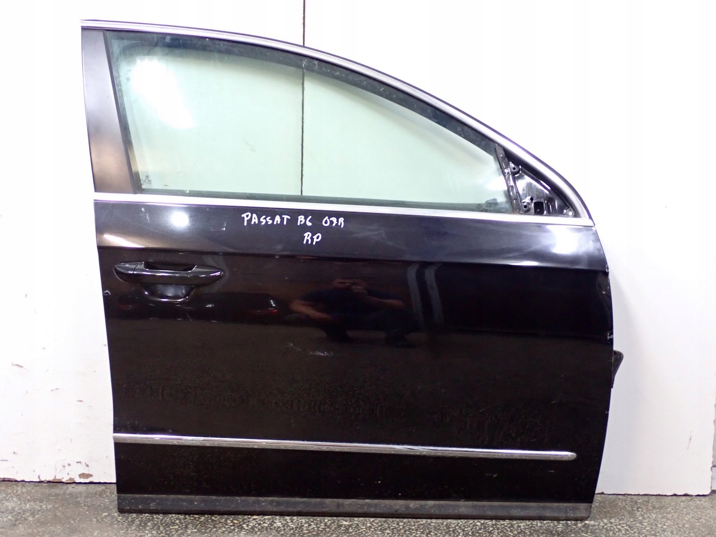 DRZWI PRAWY PRZÓD KOMPLETNE EUROPA VW VOLKSWAGEN PASSAT B6 07R