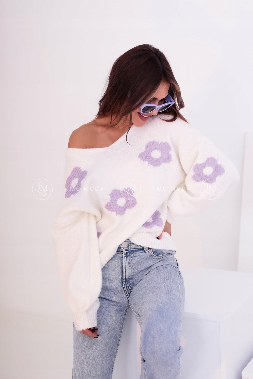 Svetr Flowers Oversize V Bílé/lila Barvě