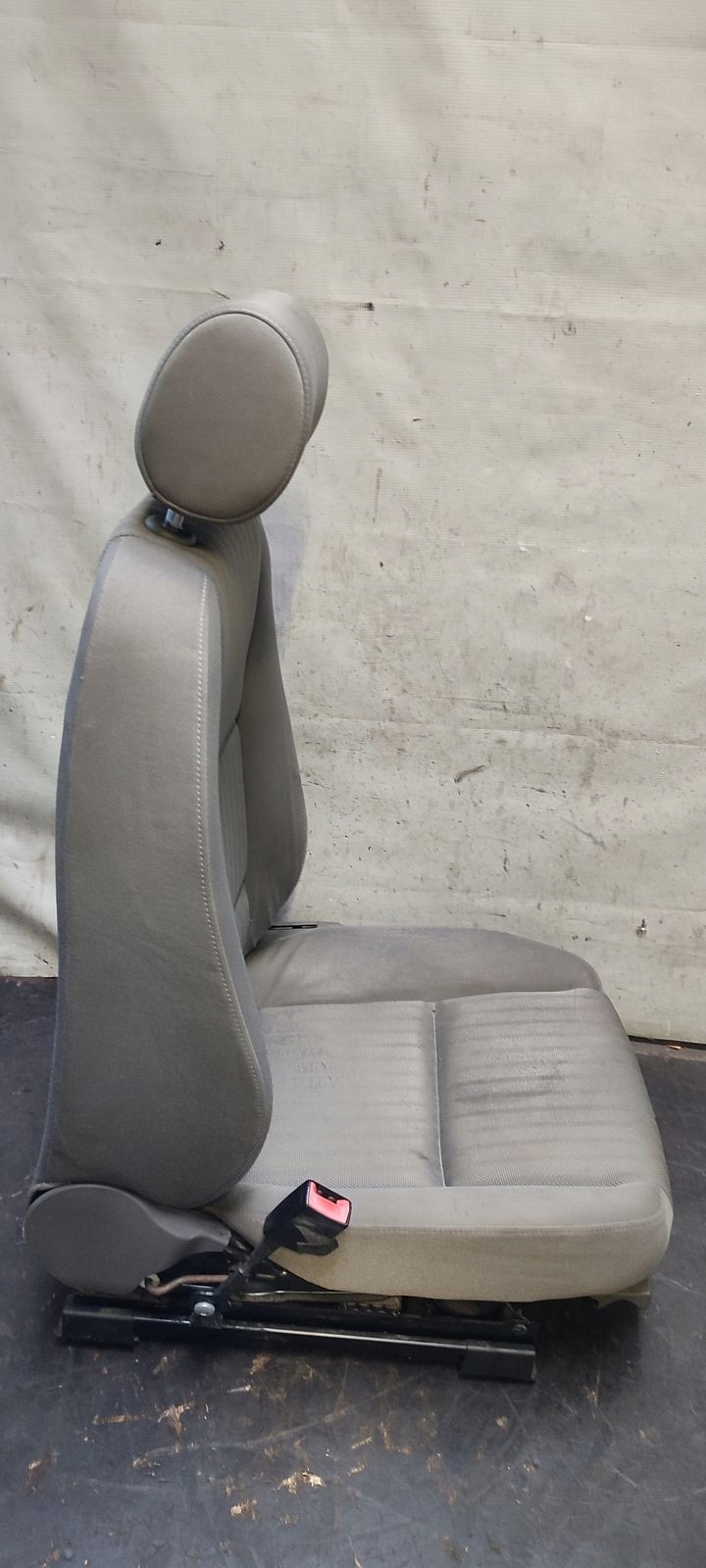 seat front left driver´s podgrzewany Audi A4 B6 sedan