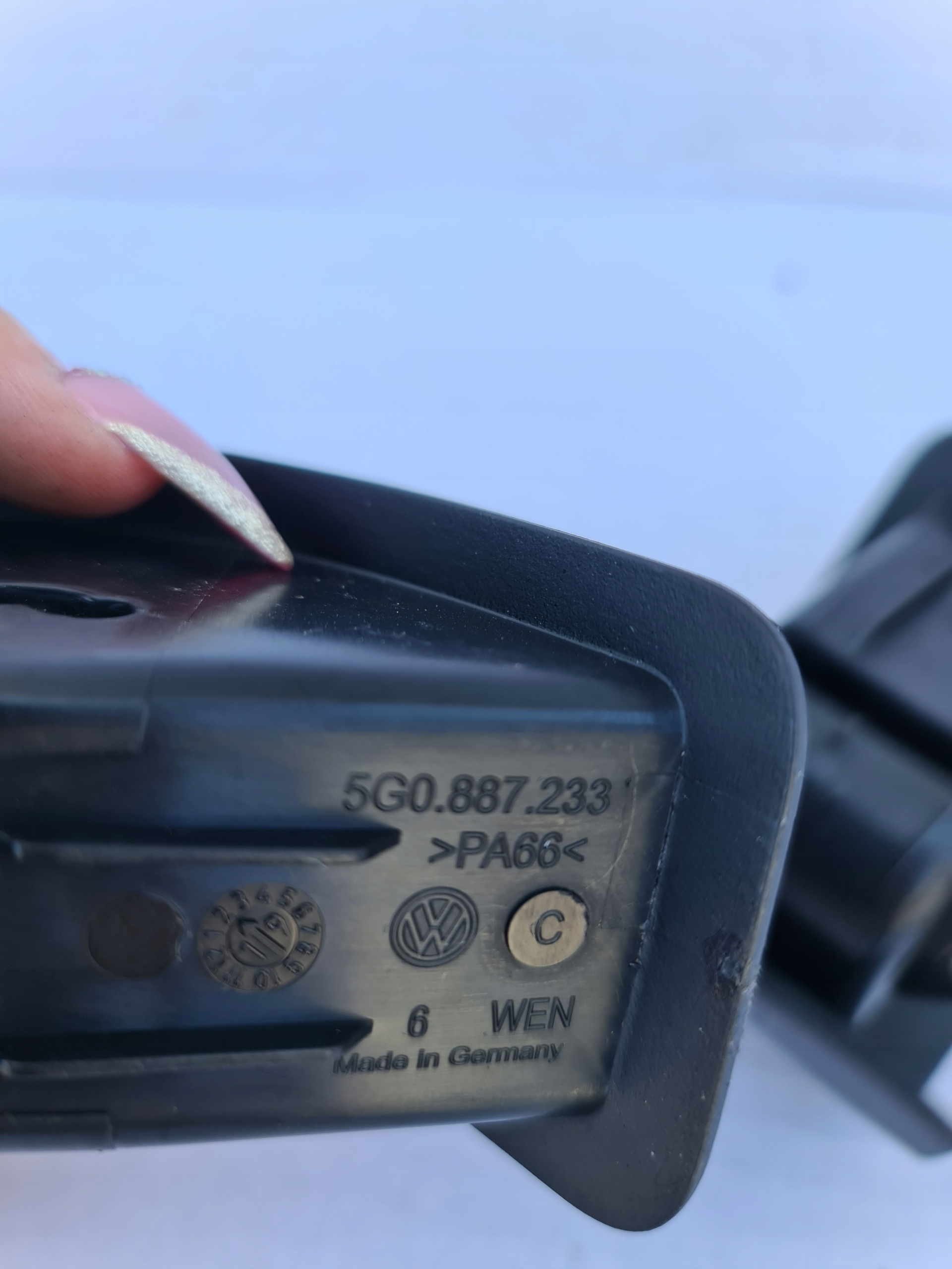 GOLF VII ZAŚLEPKA ISOFIX 5G0887233 Producent części Volkswagen OE