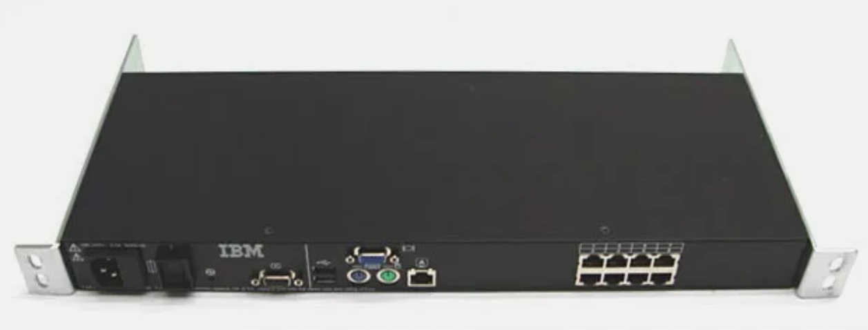 KVM-переключатель IBM 1754-HC3 69y6015 диспетчер консоли 95p7592 8 портов