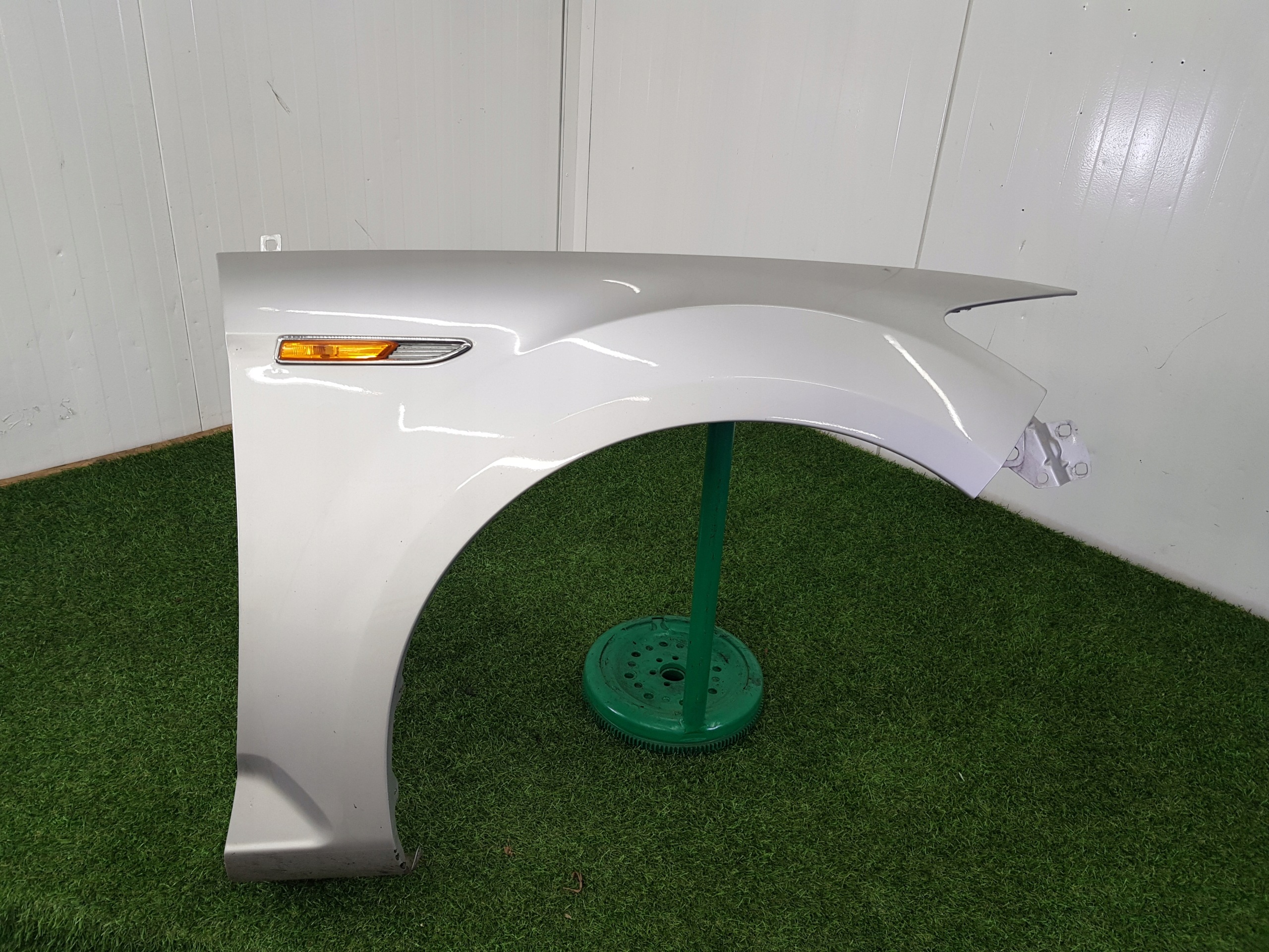 fender right front FORD MONDEO MK 4