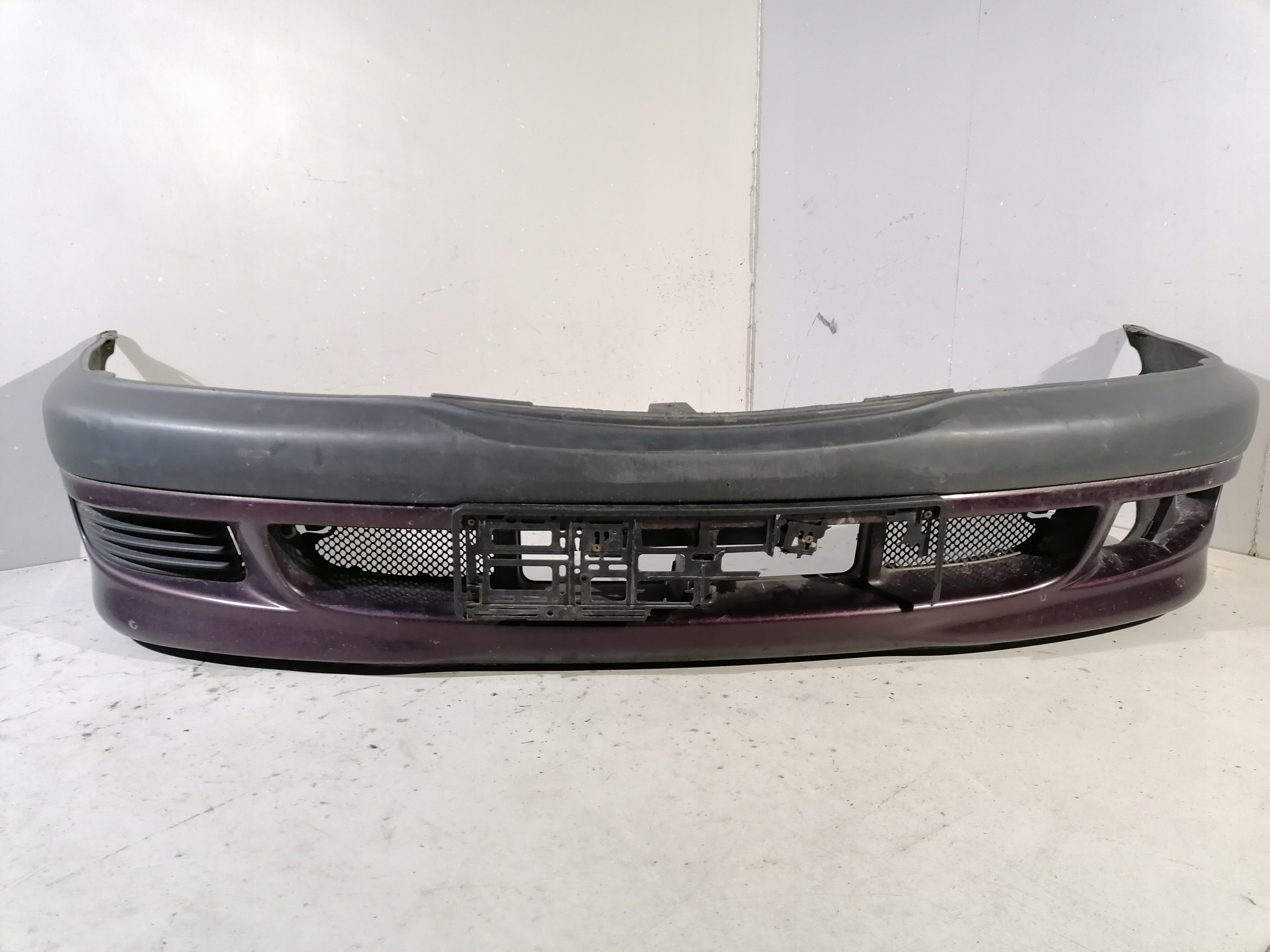 Toyota Avensis and T22 bumper front front