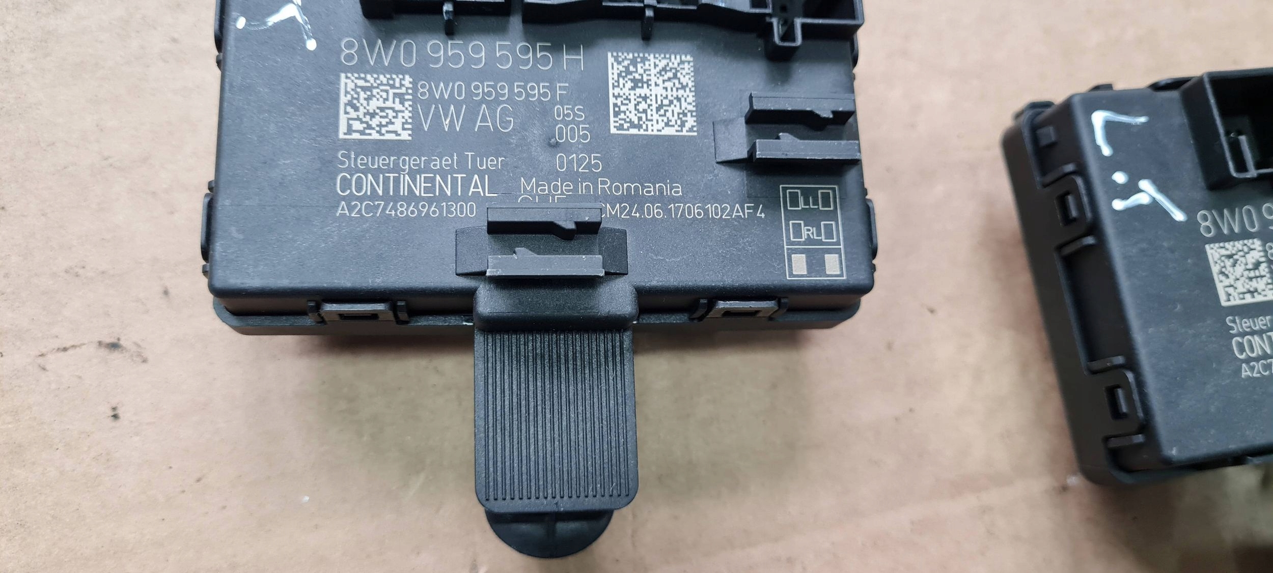 A4 B9 8W module control unit door 8W0959595E 8W0959595H A5