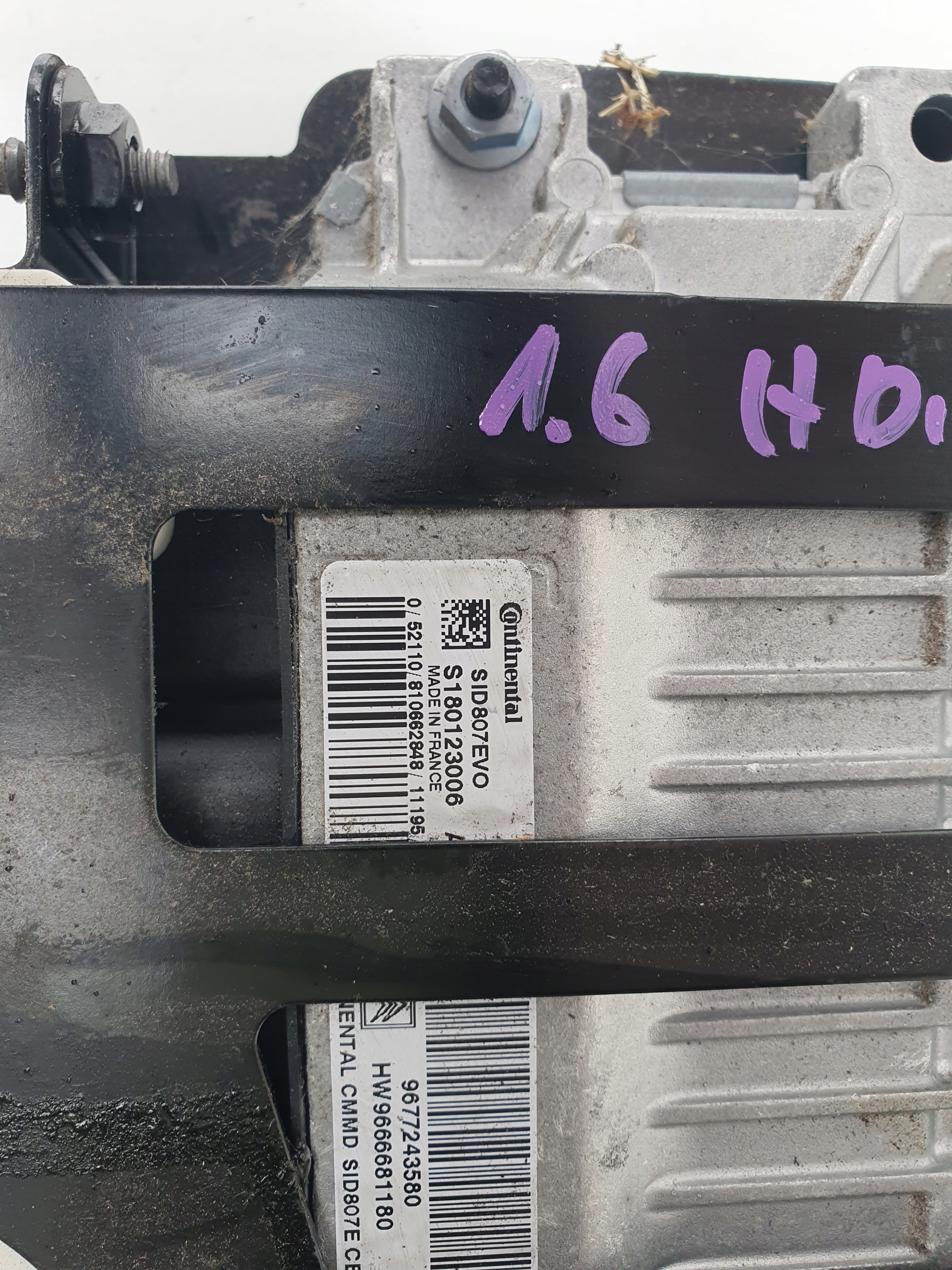 Peugeot 3008 1.6 E-hdi computer control unit of the engine