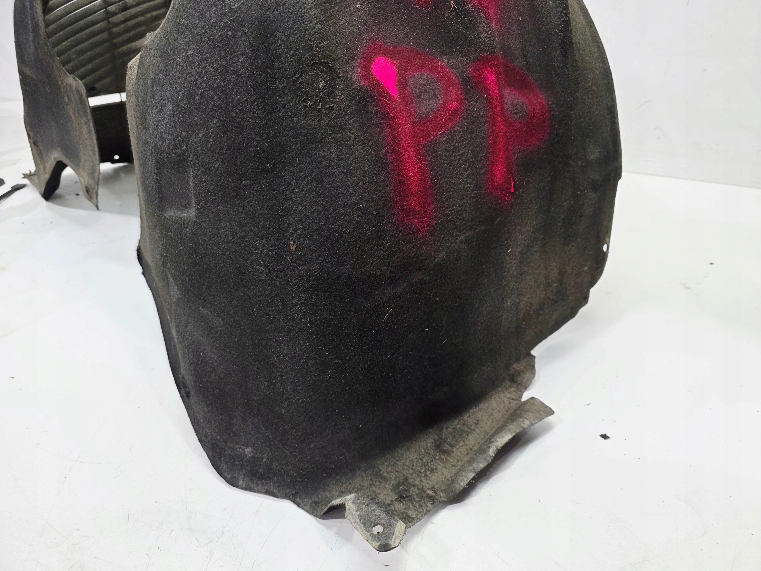 mudguard MATERIALOWE right front AUDI Q7 4L 4L0809962 3/26