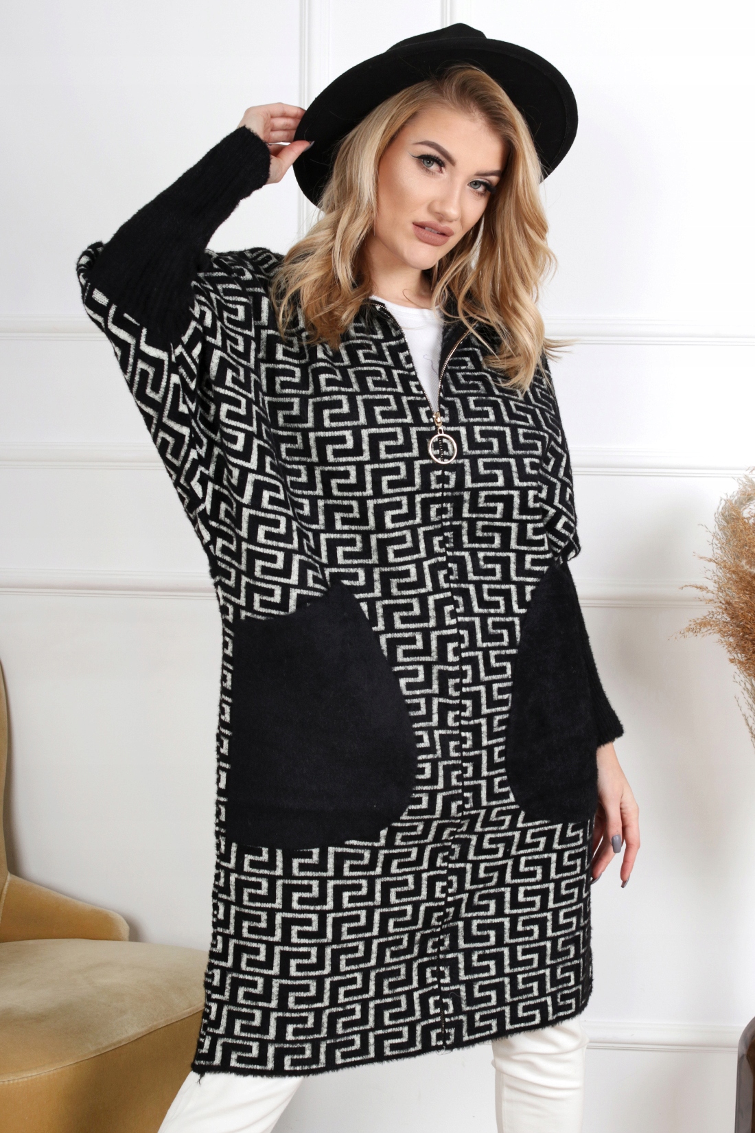 PŁASZCZ DAMSKI MODNY WYGODNY ALPAKA WZORY PLUS SIZE CZARNO-BIAŁY 2106 Marka bez marki