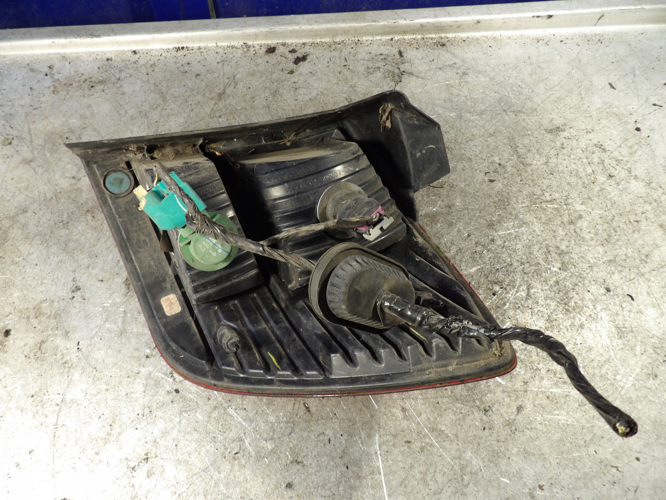Dodge Journey light rear left 2,4B